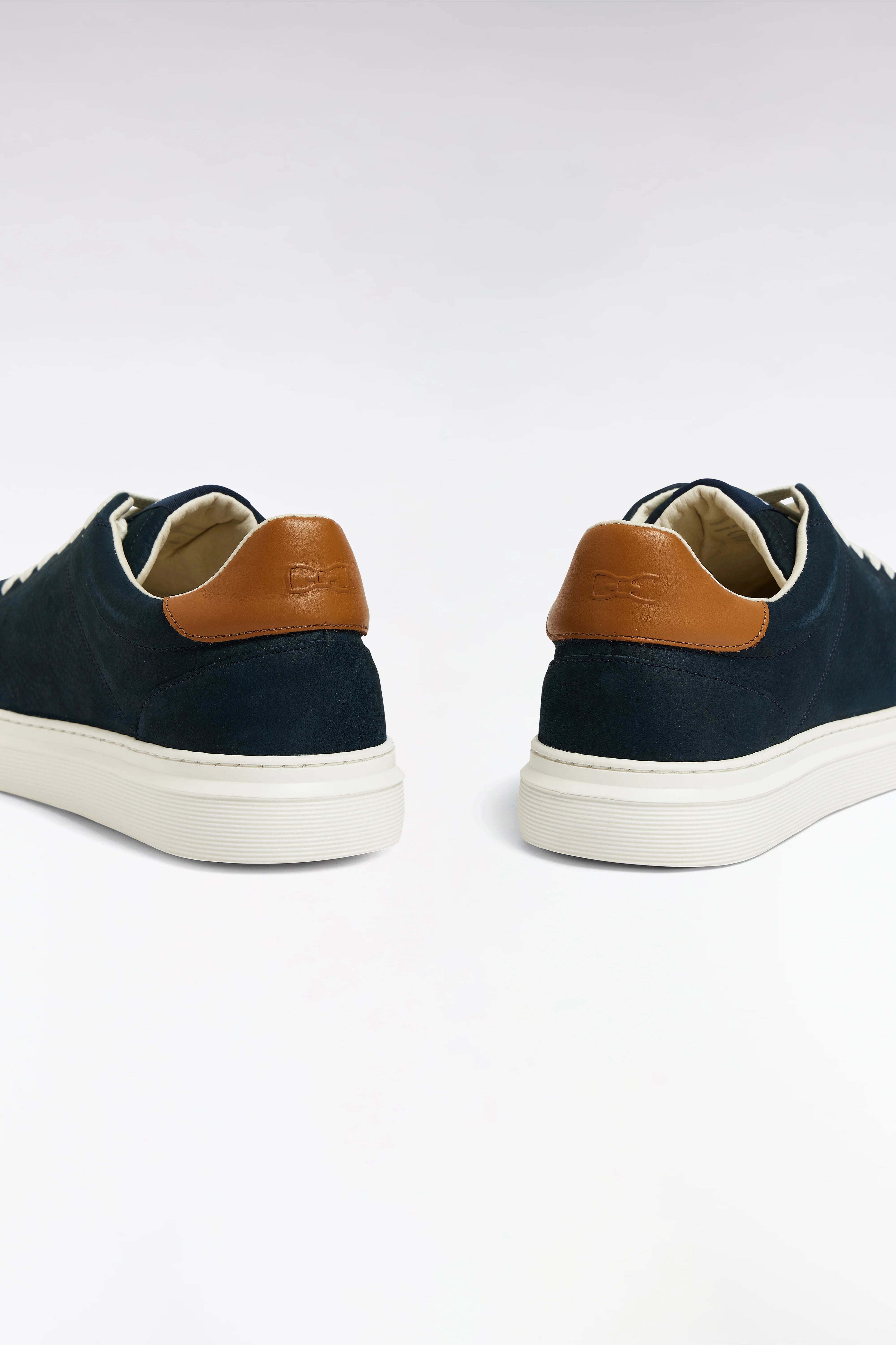 Baskets basses en cuir marine - Image 6