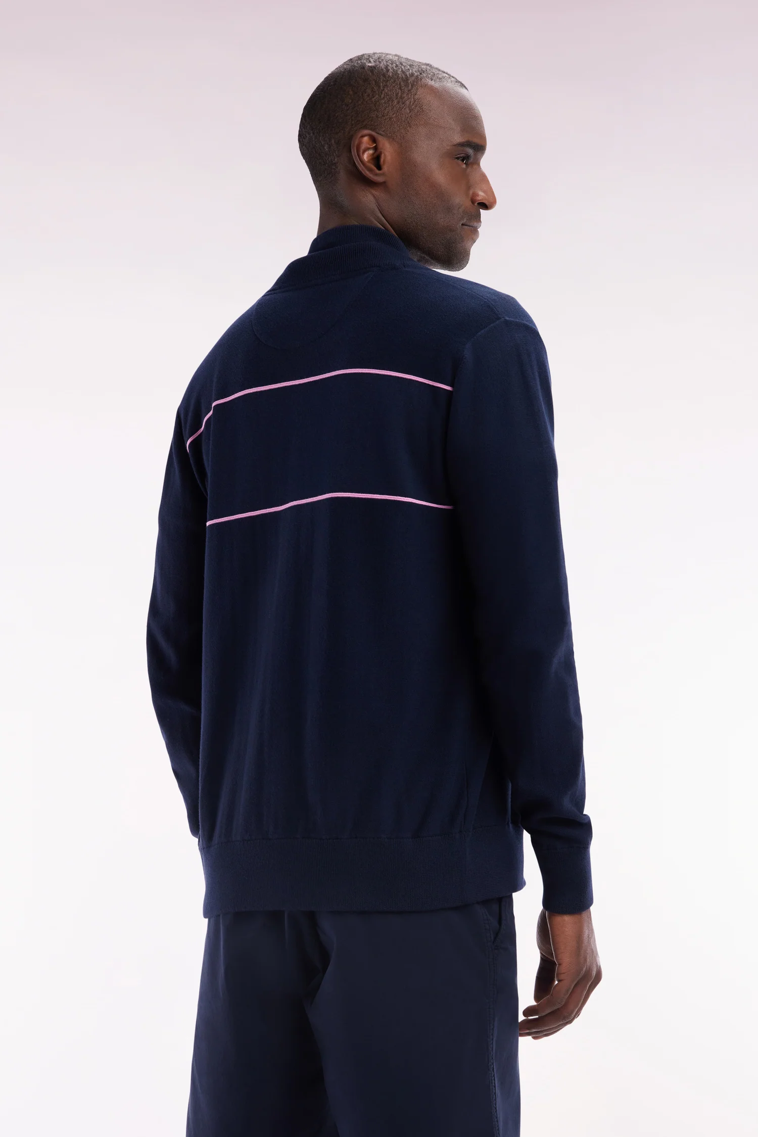 Cardigan col camionneur zippé en coton marine à effet de passepoils roses coupe droite - Image 3