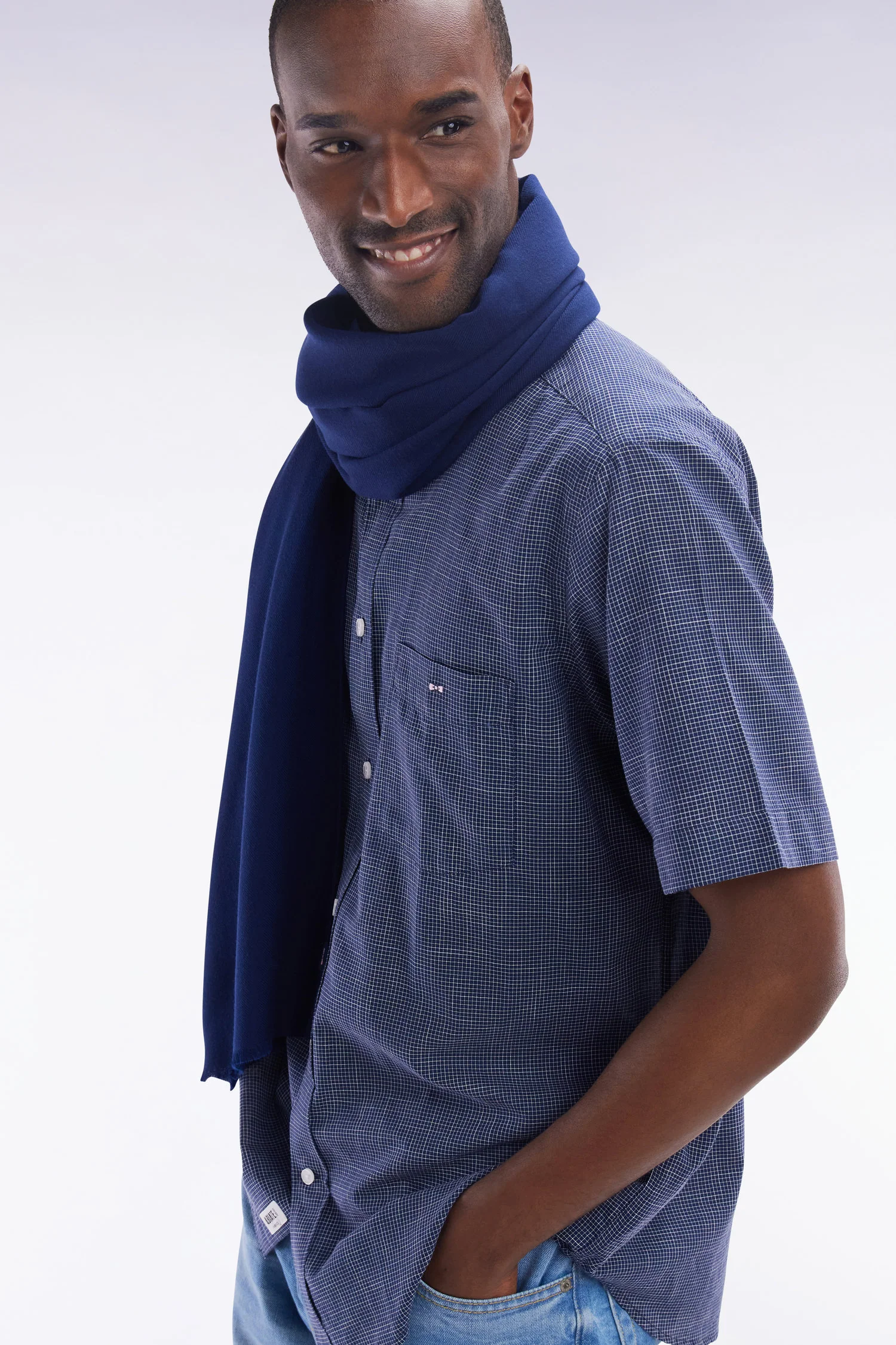Chemise à manches courtes à microcarreaux en coton indigo coupe droite - Image 3