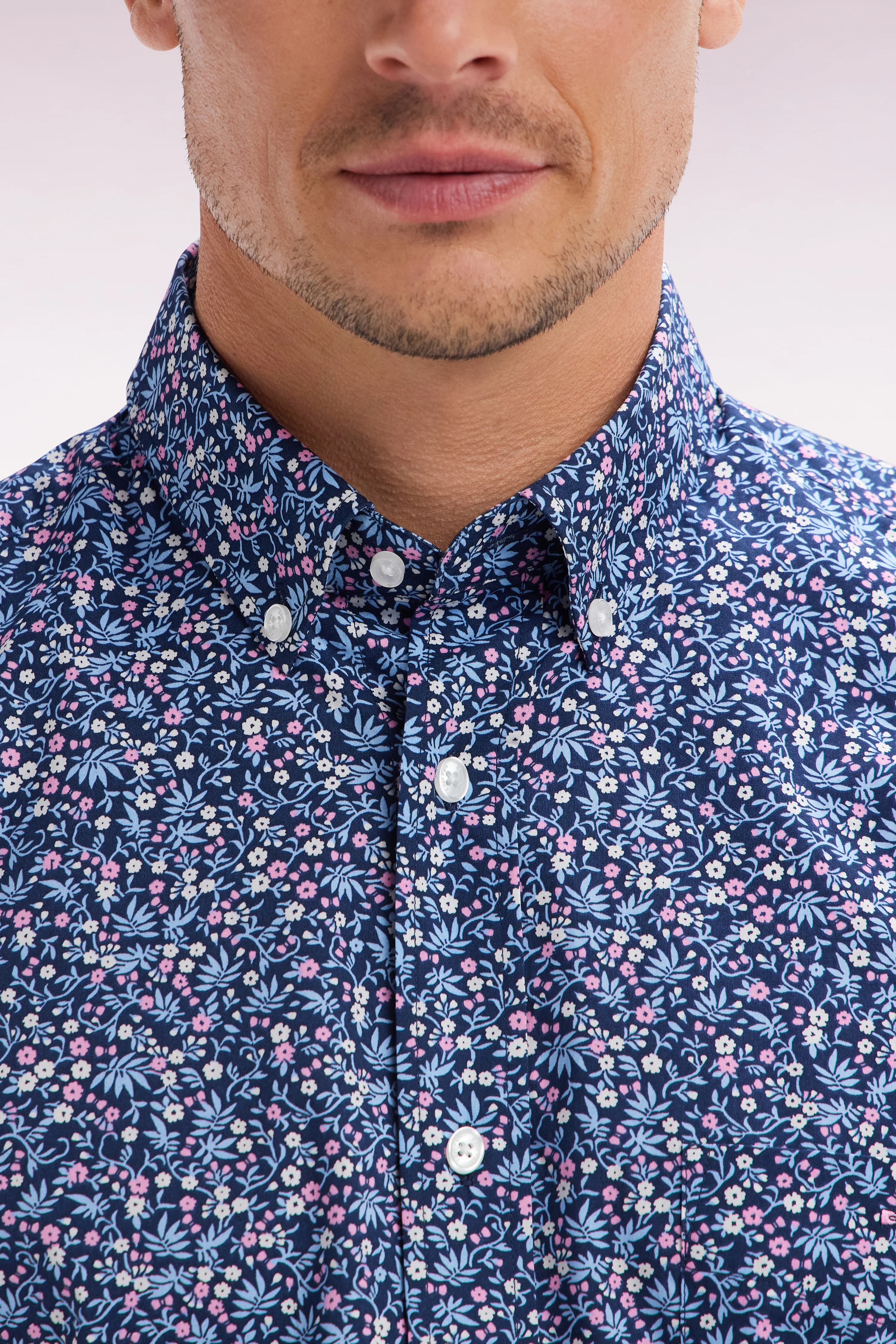 Chemise à manches courtes en coton marine microimprimé fleurs coupe droite - Image 5