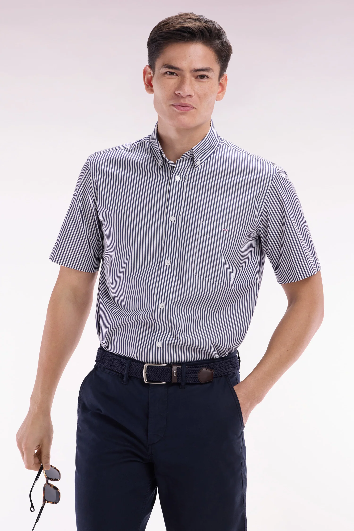 Chemise à manches courtes en coton rayé bleu foncé coupe droite - Image 3