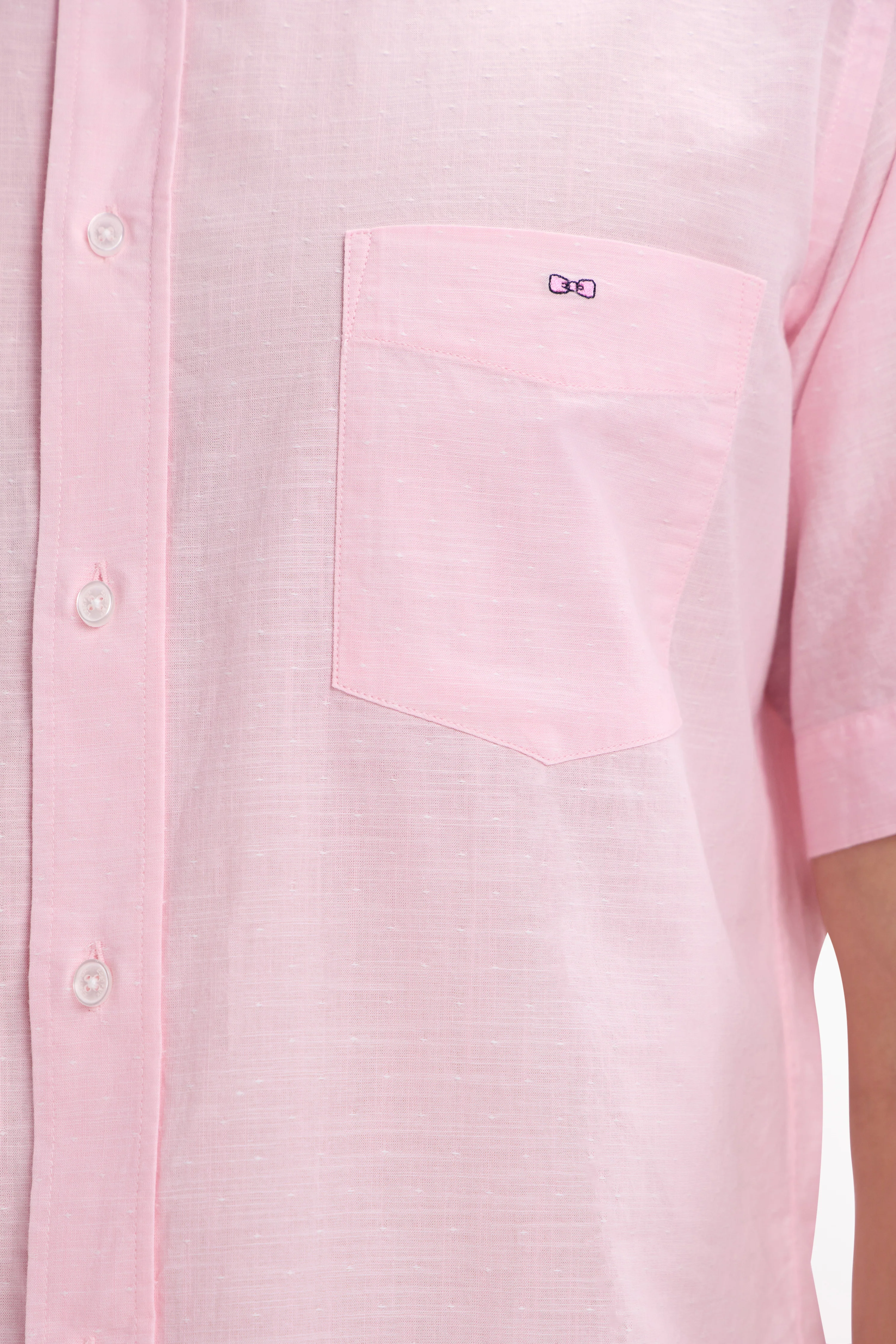 Chemise à manches courtes en coton texturé rose coupe droite - Image 5