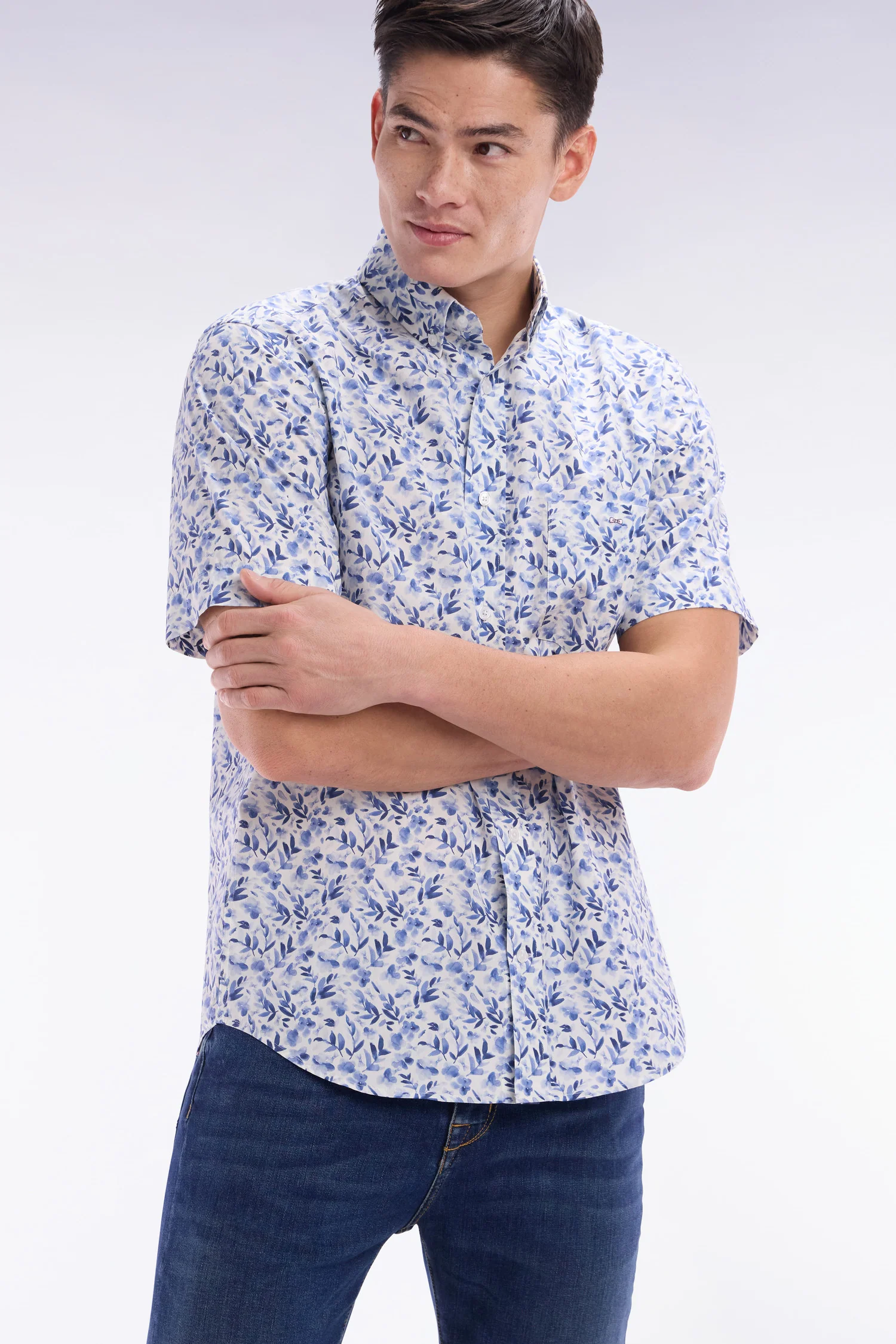 Chemise à manches courtes en popeline de coton bleue imprimé végétal coupe droite - Image 3