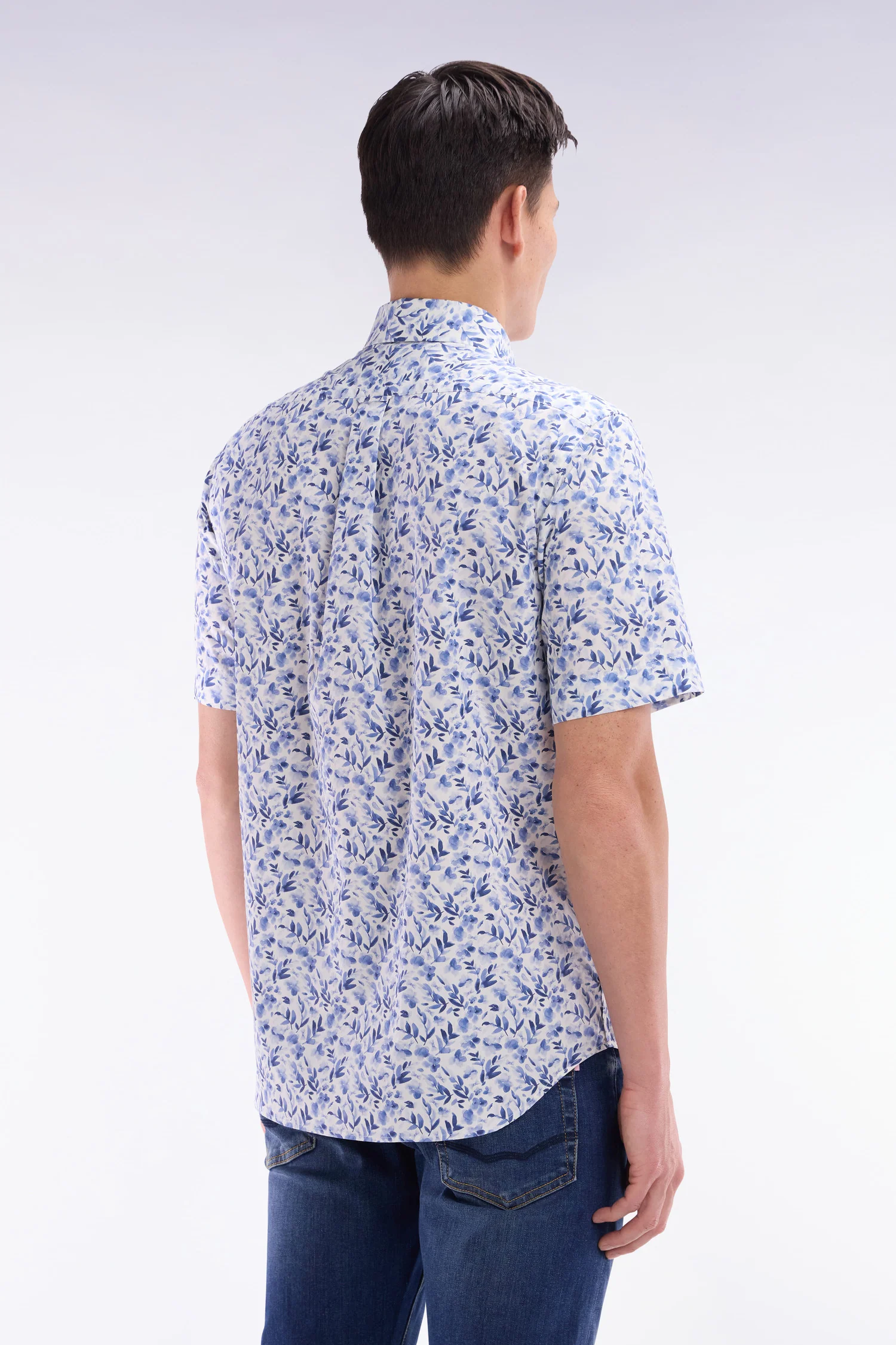 Chemise à manches courtes en popeline de coton bleue imprimé végétal coupe droite - Image 4