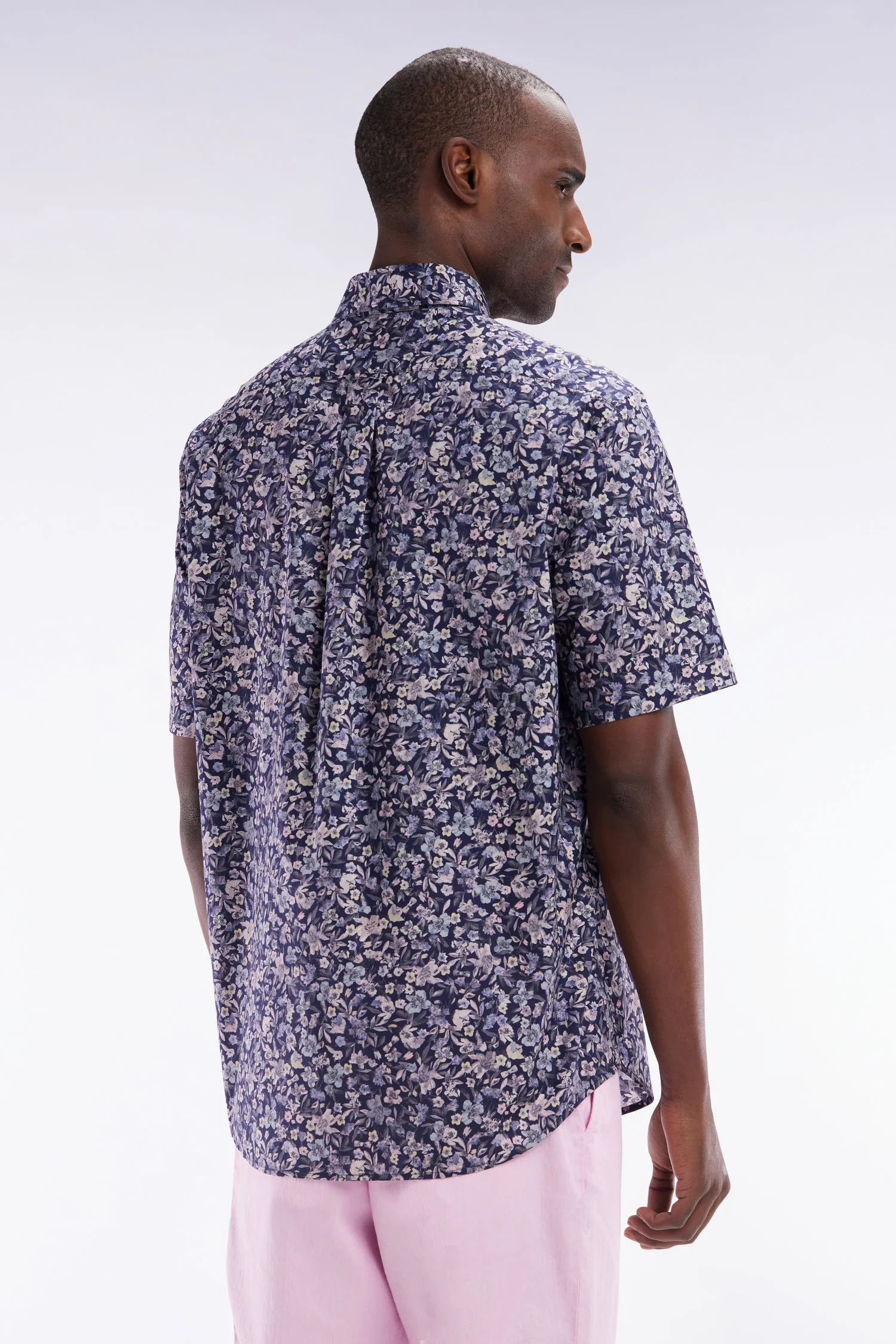 Chemise à manches courtes en popeline de coton Pima gris foncé micromotif floral coupe droite - Image 4