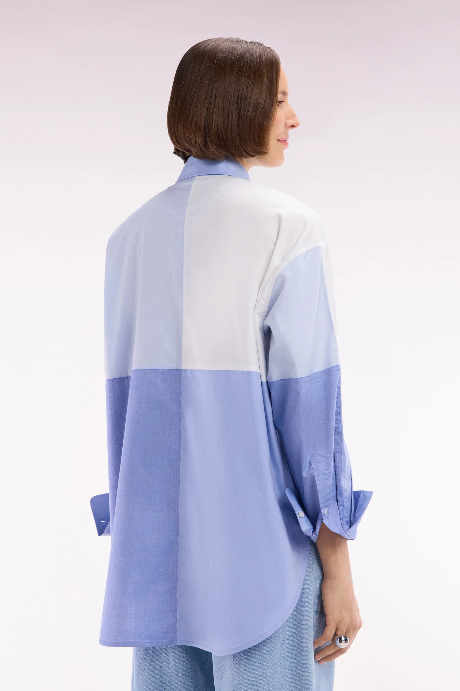 Chemise colorblock en popeline de coton bleue coupe oversized - Image 4