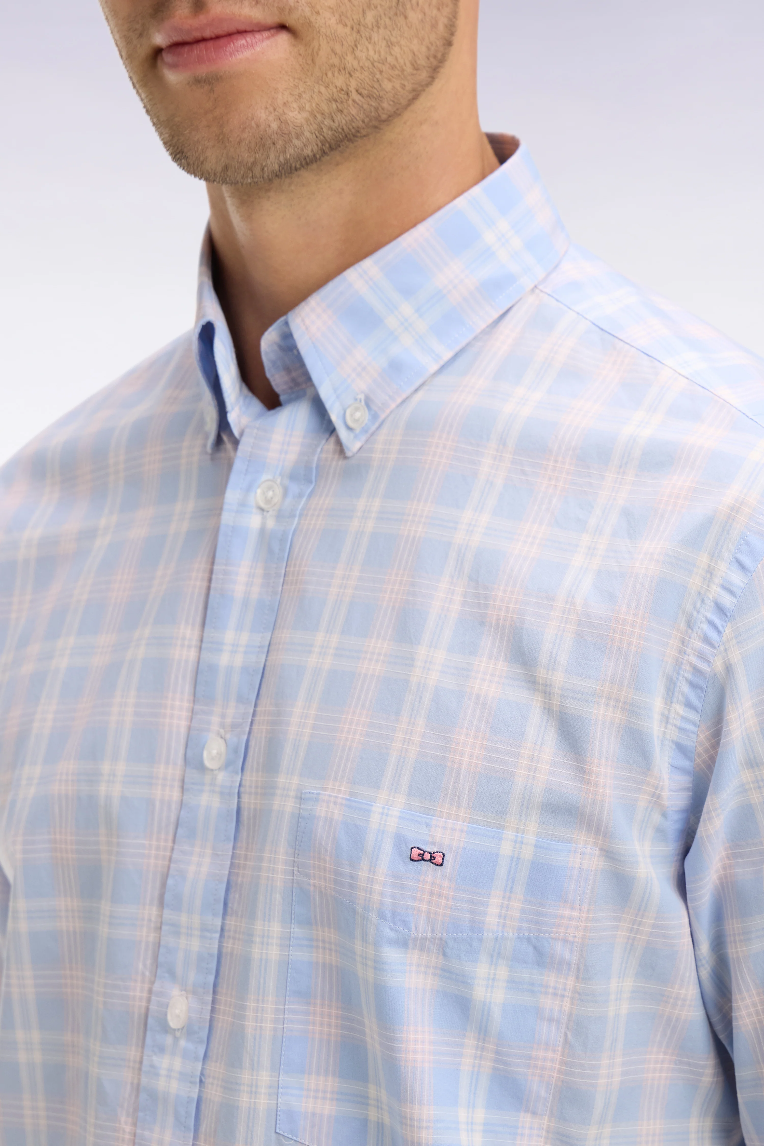 Chemise en coton à carreaux bleu ciel coupe regular - Image 4
