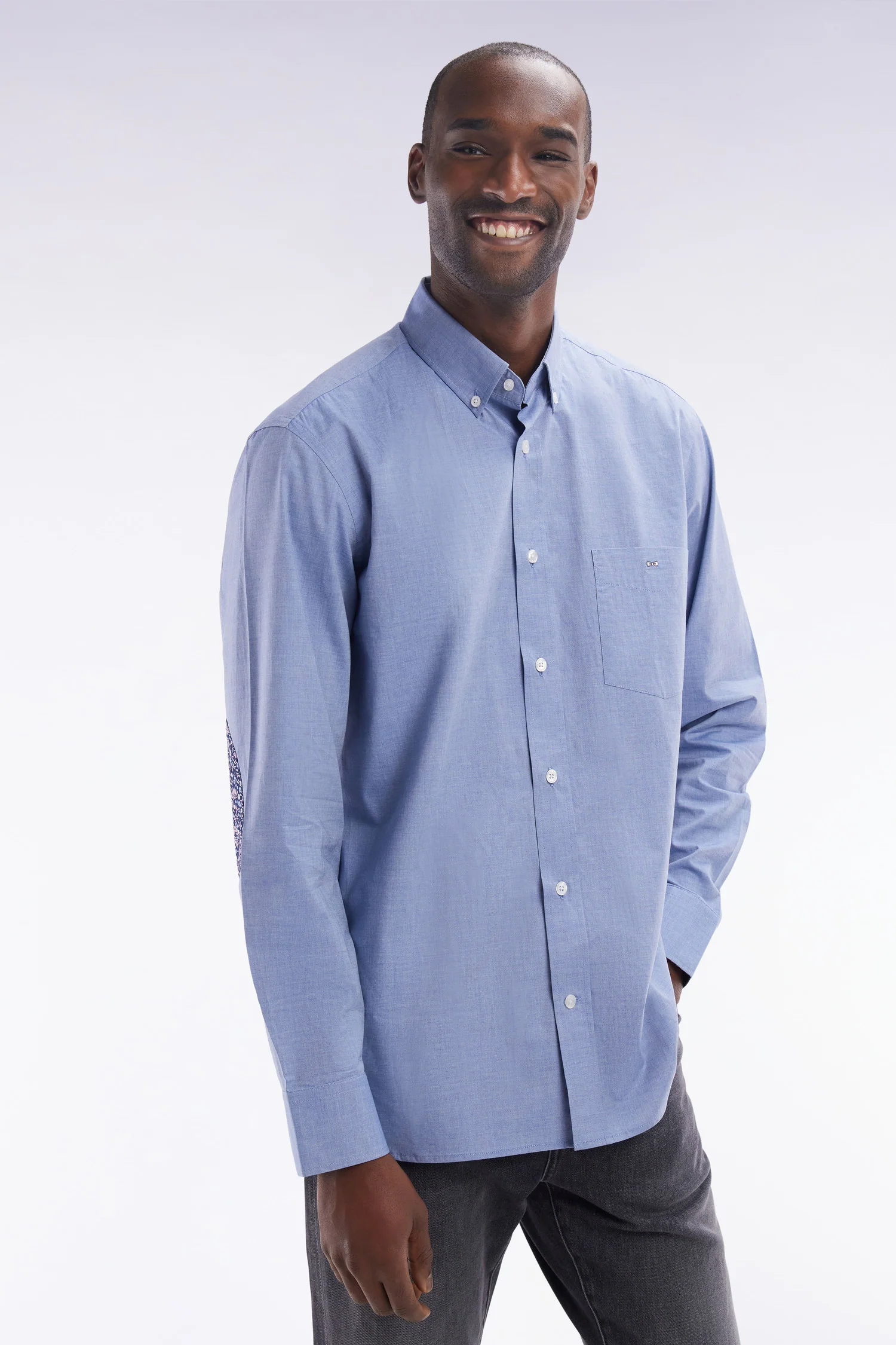 Chemise en coton bleu ciel coudière coupe droite - Image 3