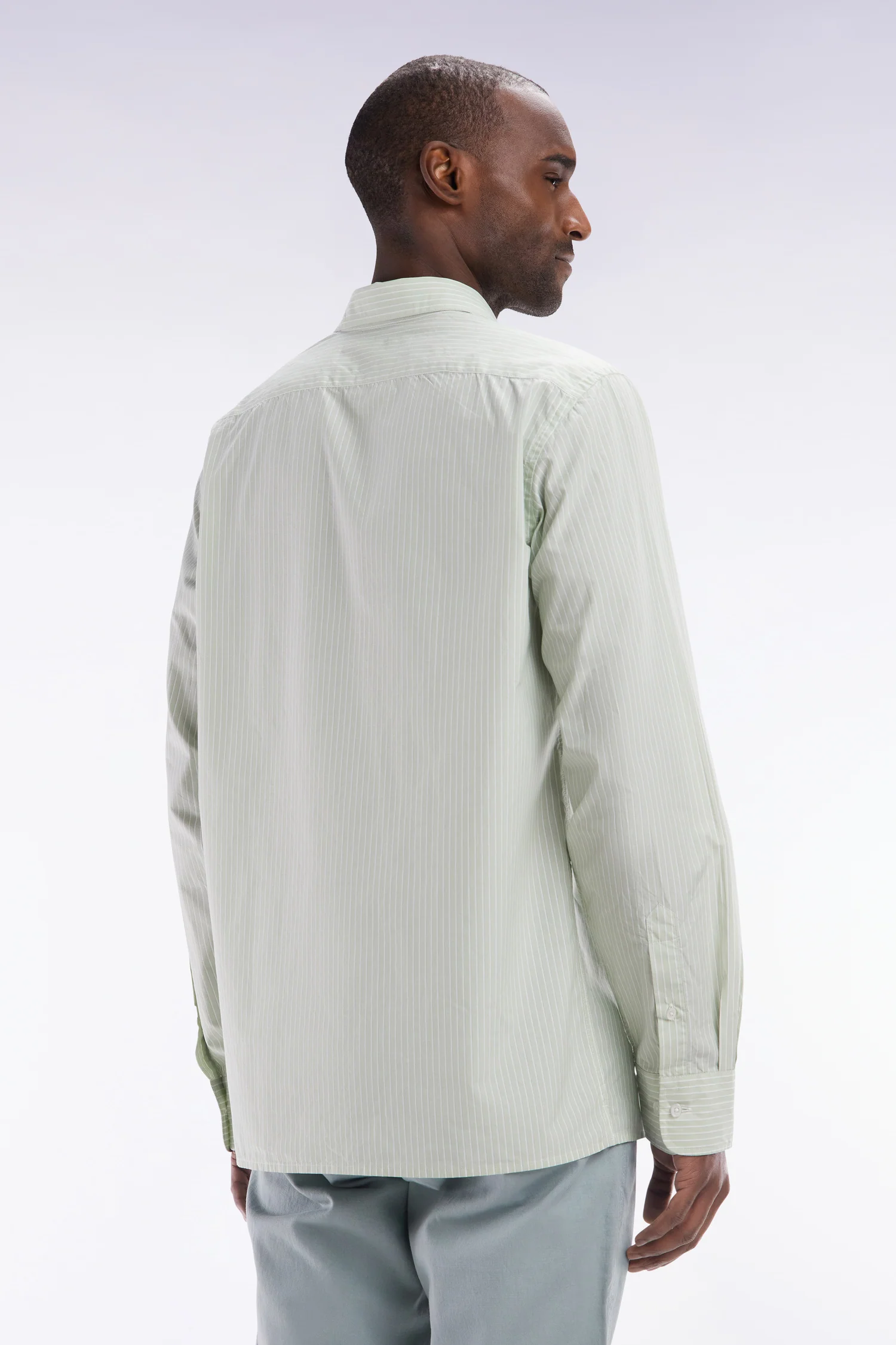 Chemise en coton verte et blanche à rayures bâtons coupe droite - Image 4