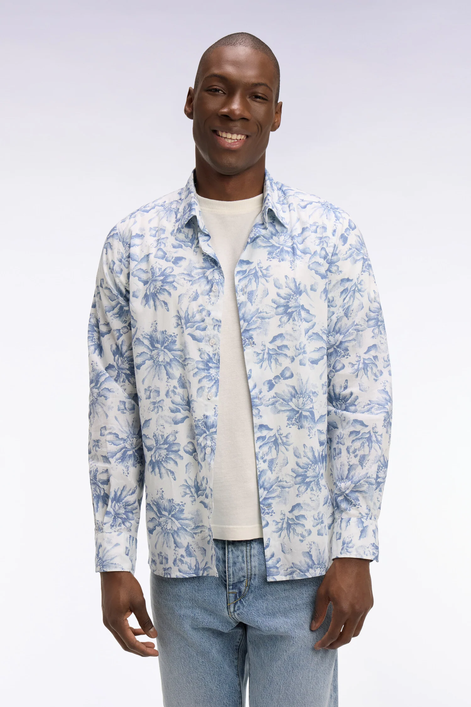 Chemise en popeline de coton italienne bleu ciel imprimé floral coupe regular - Image 3