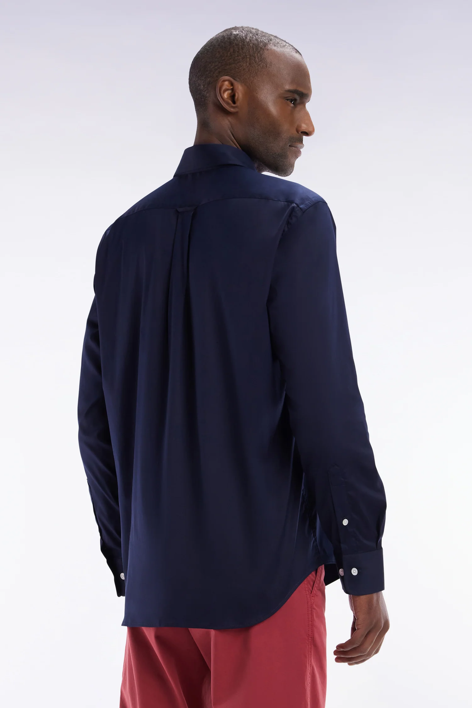 Chemise en twill de coton marine unie coupe droite - Image 4