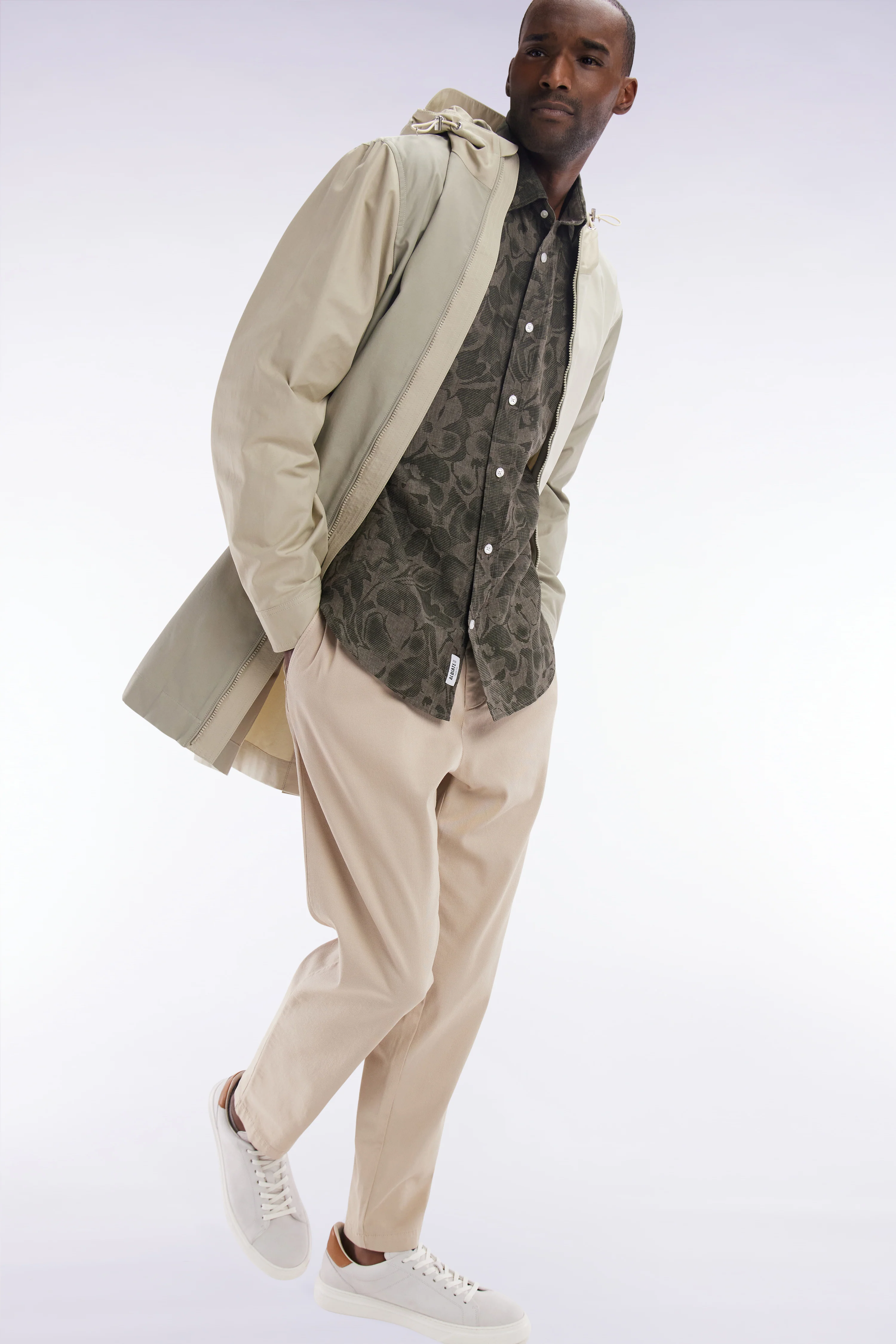 Chemise imprimée en lin kaki coupe ajustée - Image 3