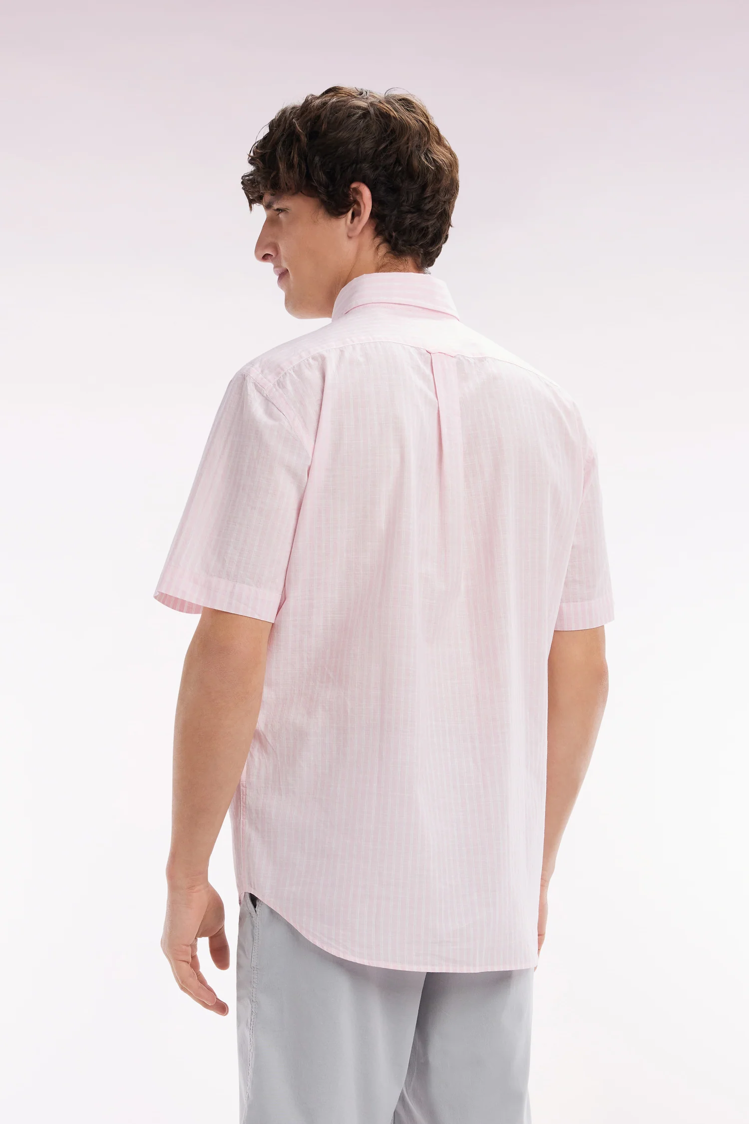 Chemise rayée à manches courtes en coton rose coupe droite - Image 4