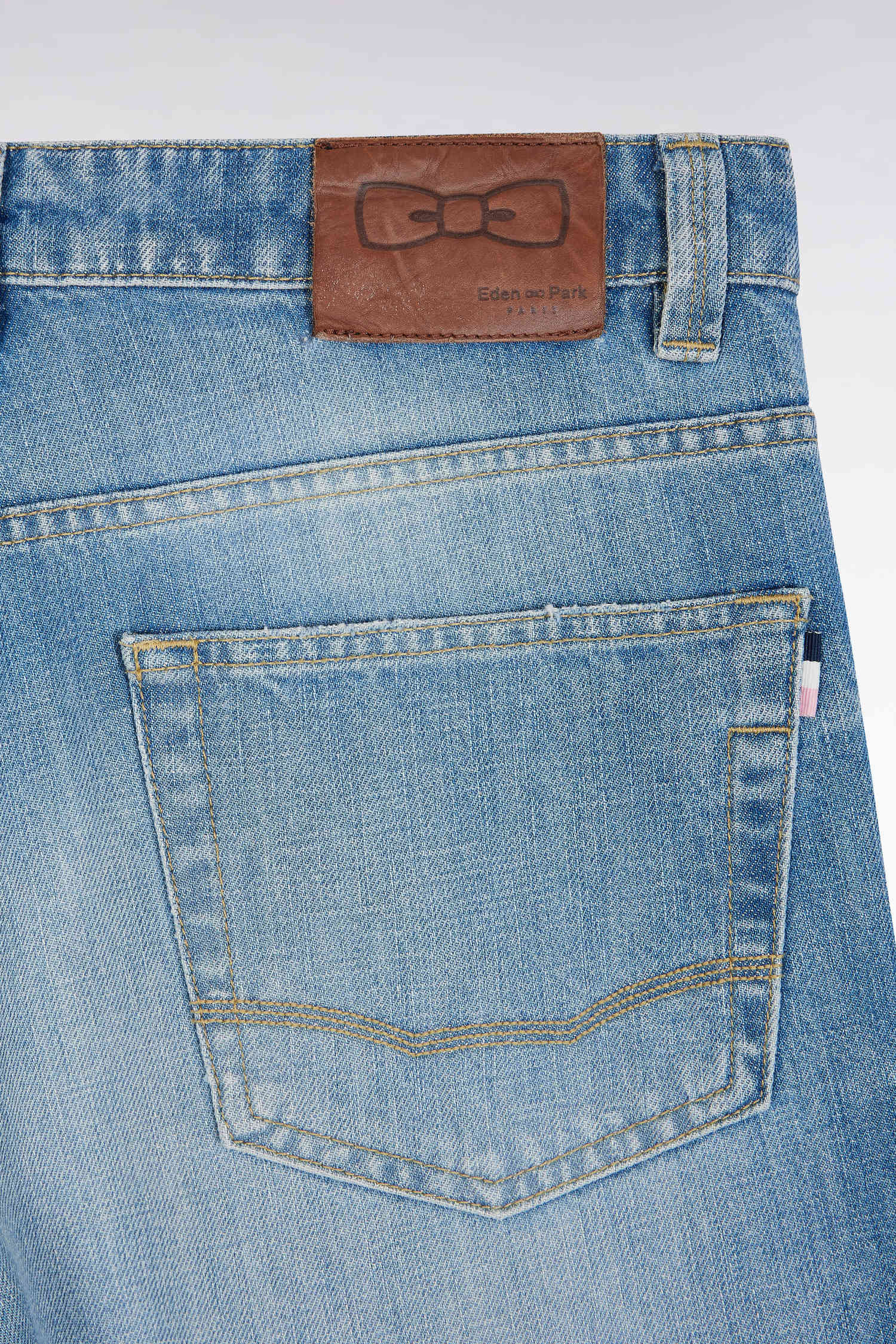 Bermuda 5 poches en denim bleu délavage stone bleach coupe Regular - Image 5