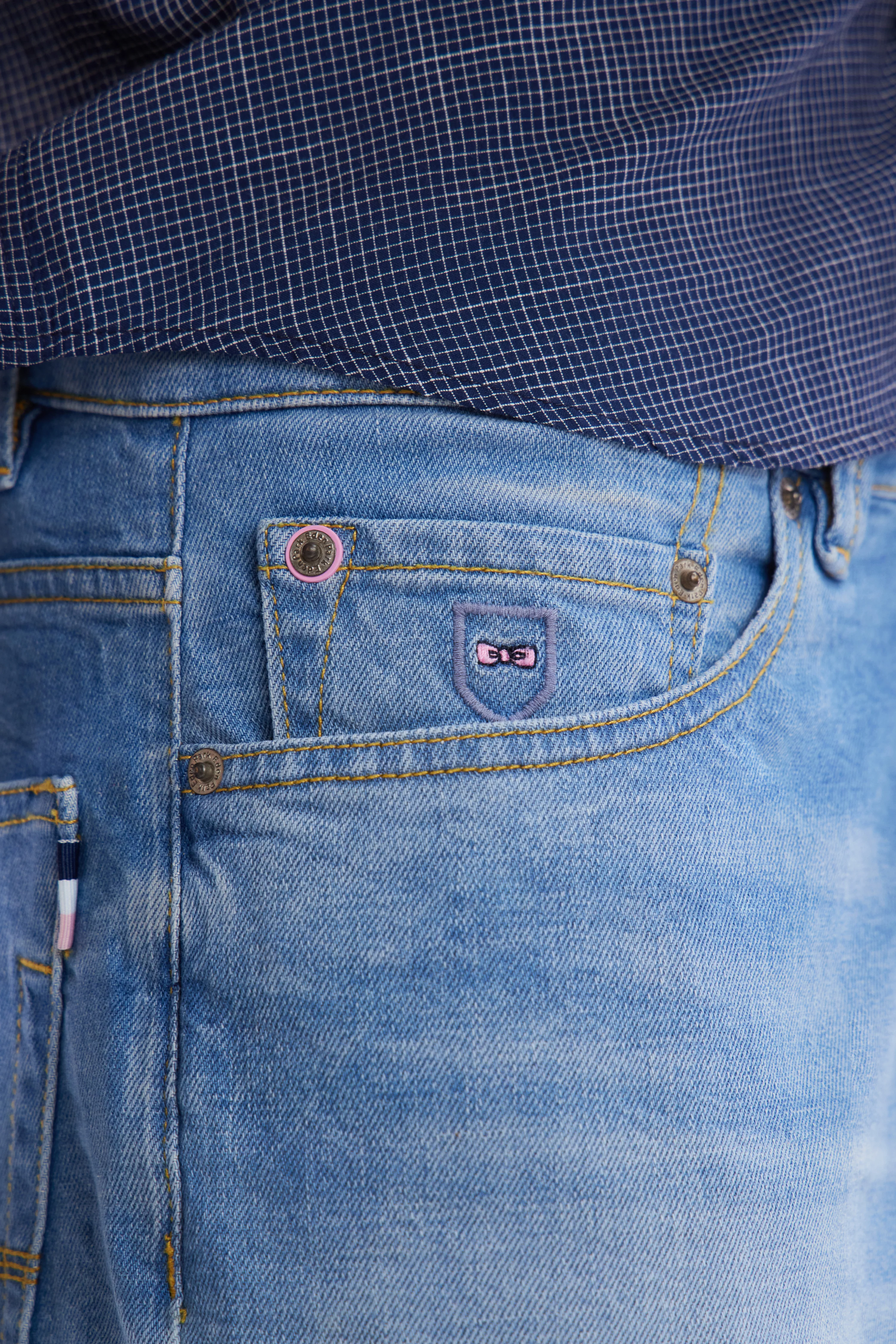 Jean 5 poches en denim stretch medium wash coupe droite - Image 5