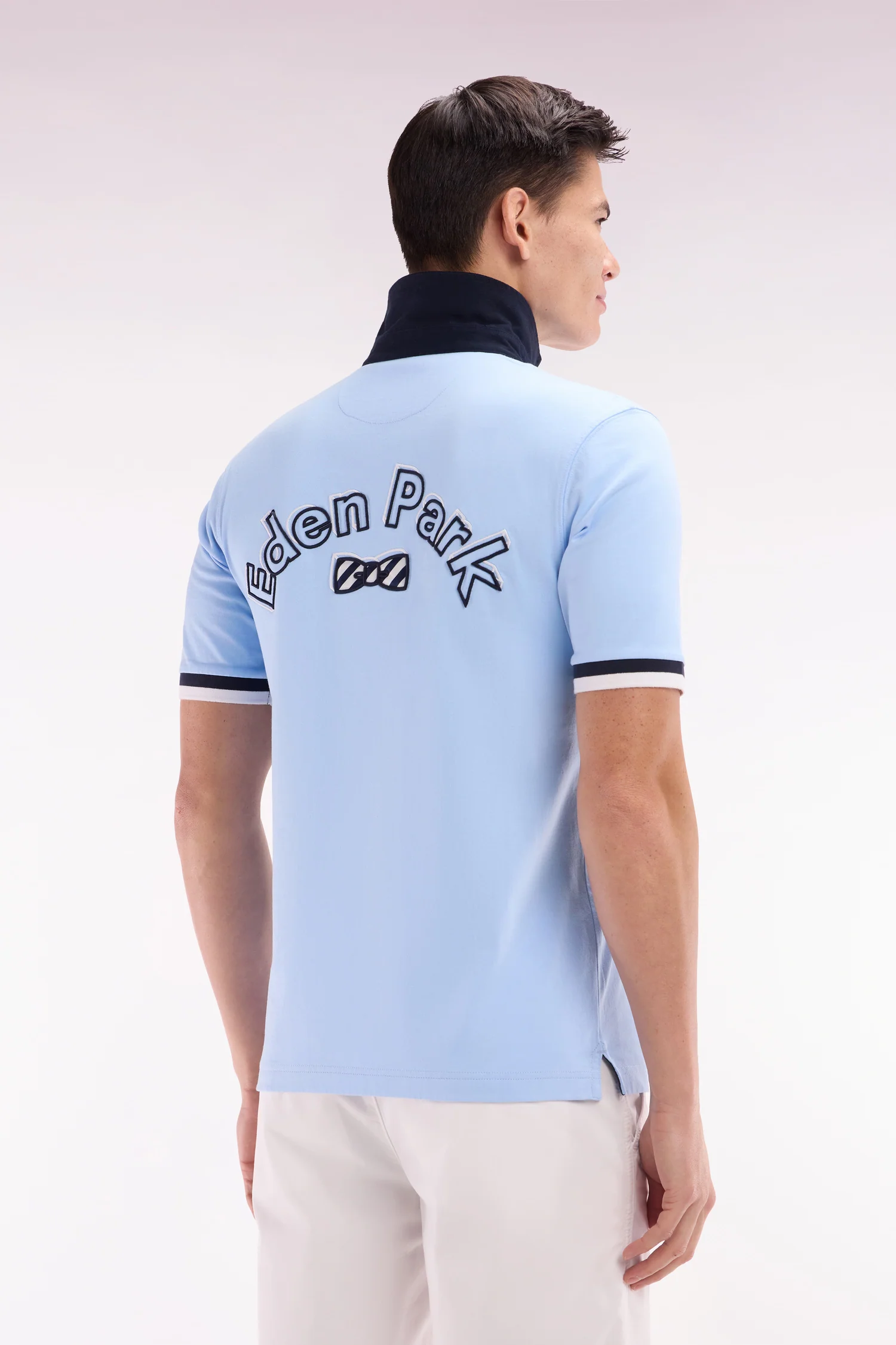 Maillot à manches courtes en coton ciel broderie dos Eden Park coupe droite - Image 4