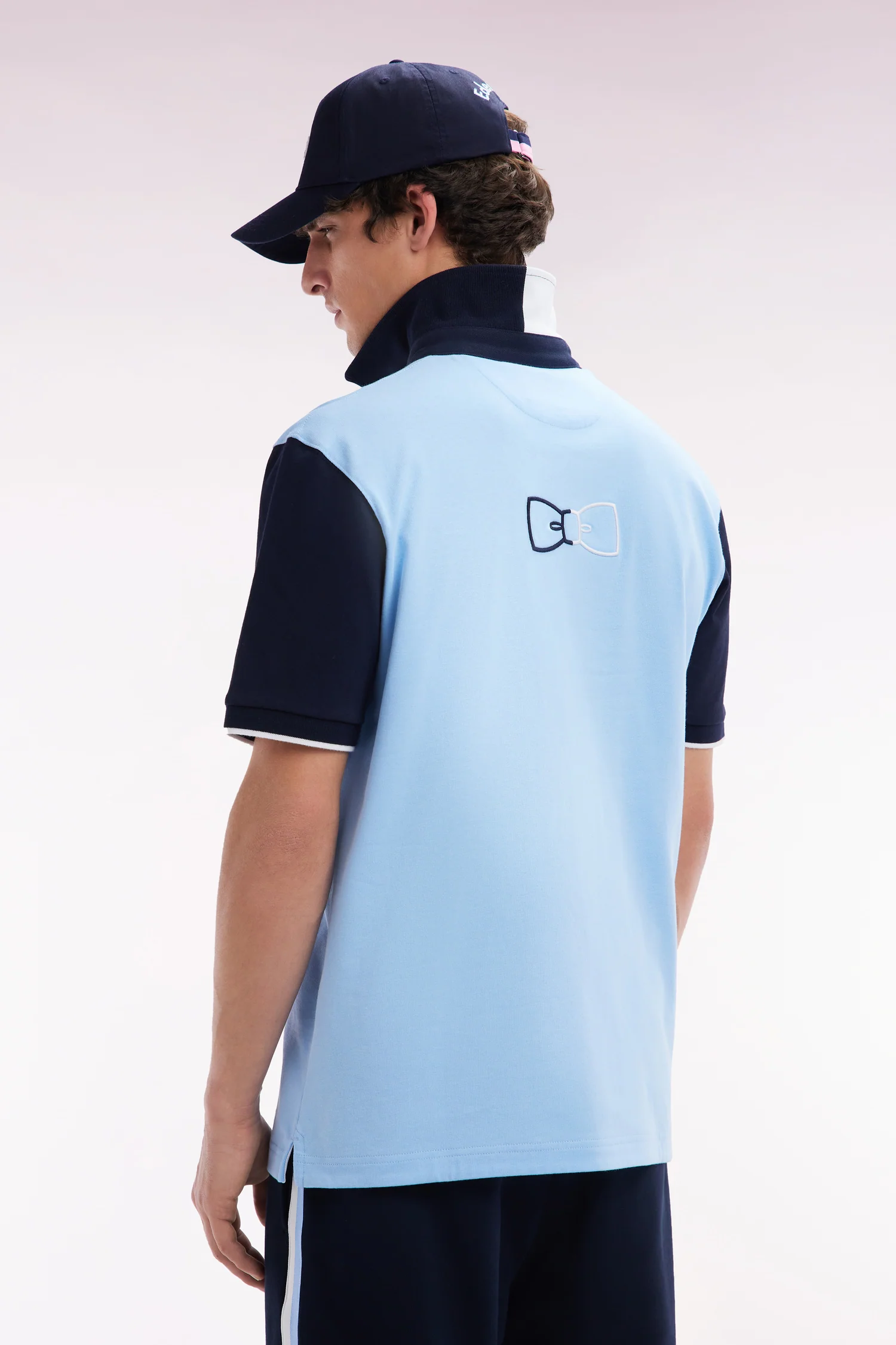 Maillot à manches courtes en coton ciel col bicolore coupe décontractée - Image 4