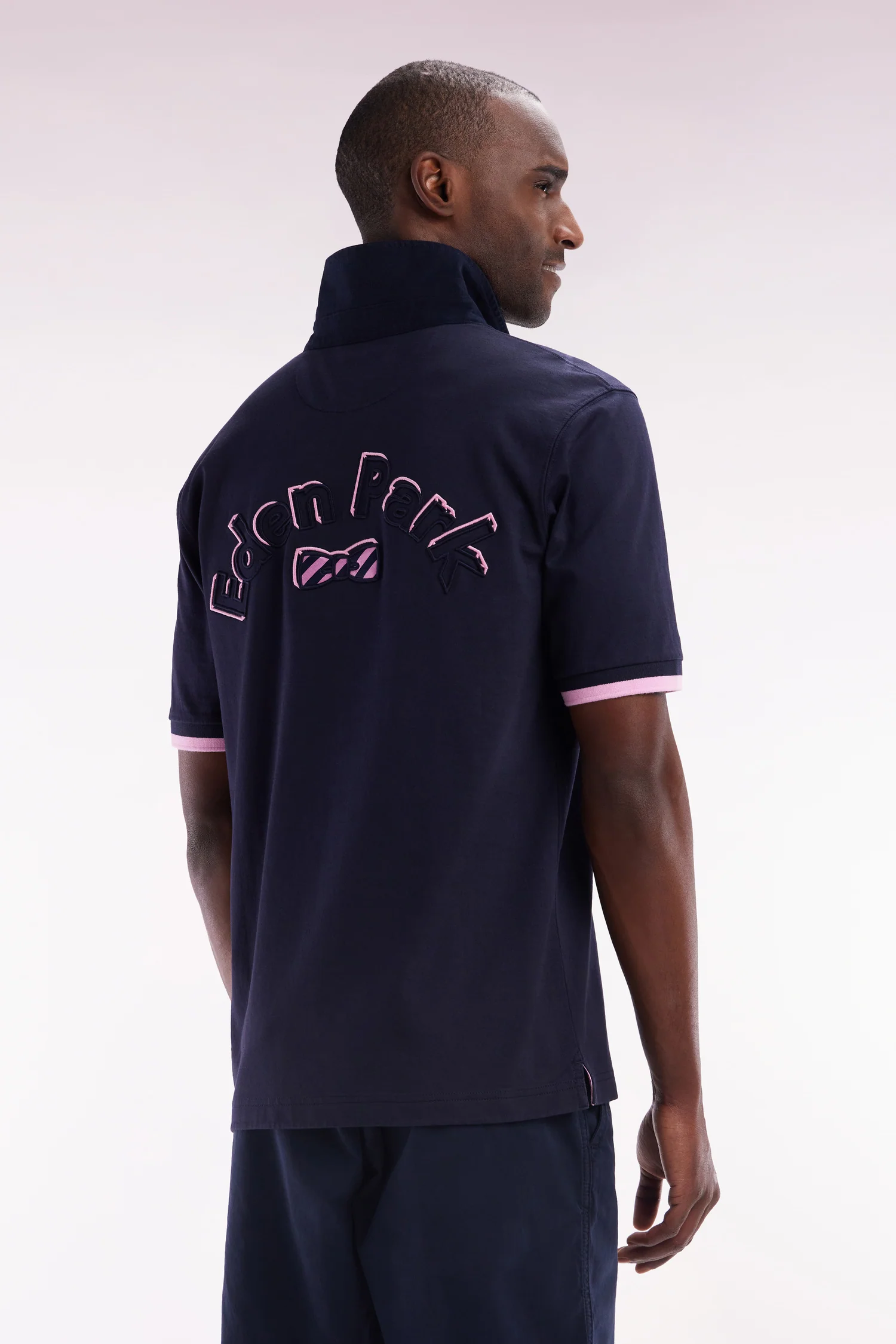 Maillot à manches courtes en coton marine broderie dos Eden Park coupe droite - Image 4