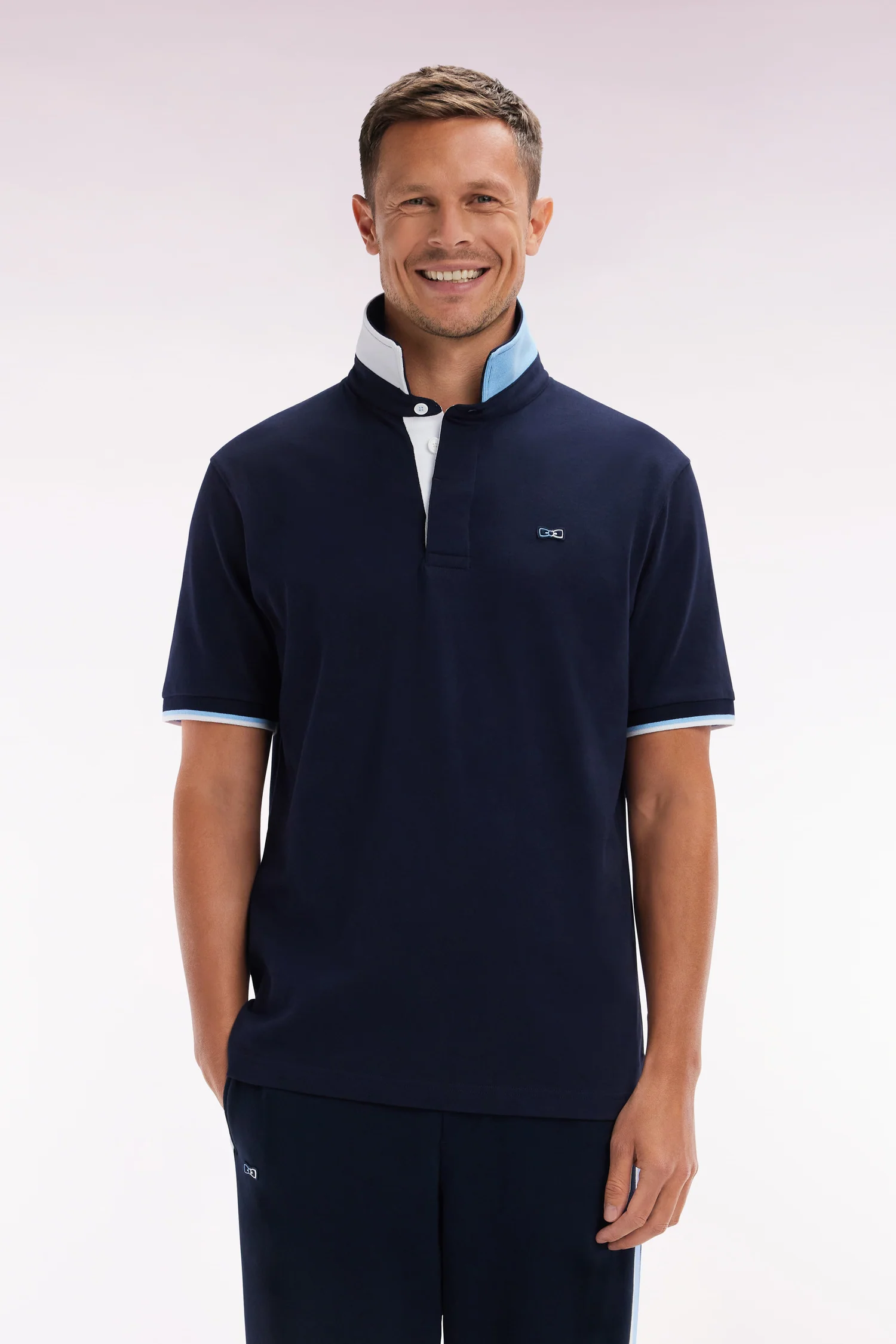 Maillot à manches courtes en coton marine col bicolore coupe décontractée