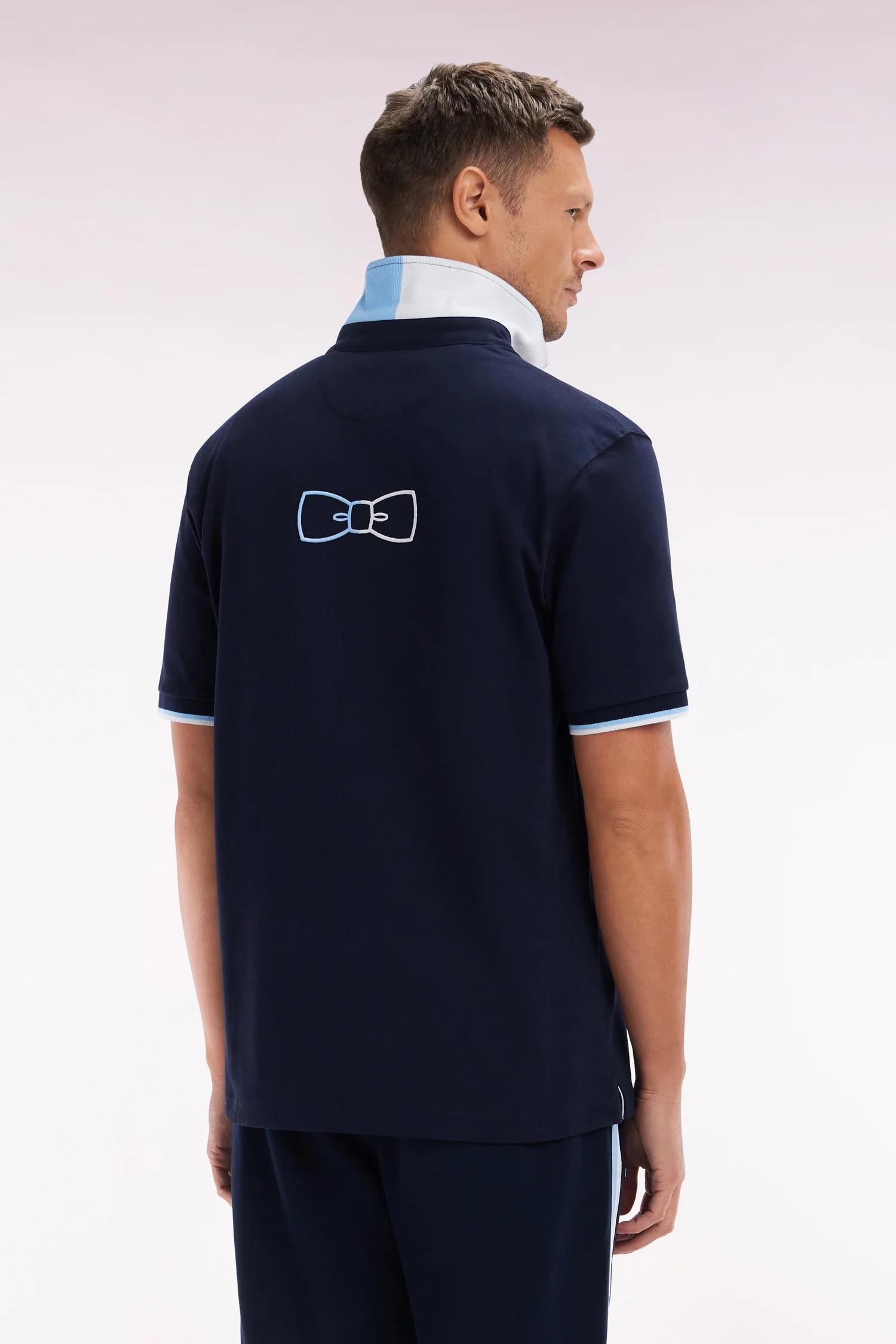 Maillot à manches courtes en coton marine col bicolore coupe décontractée - Image 4