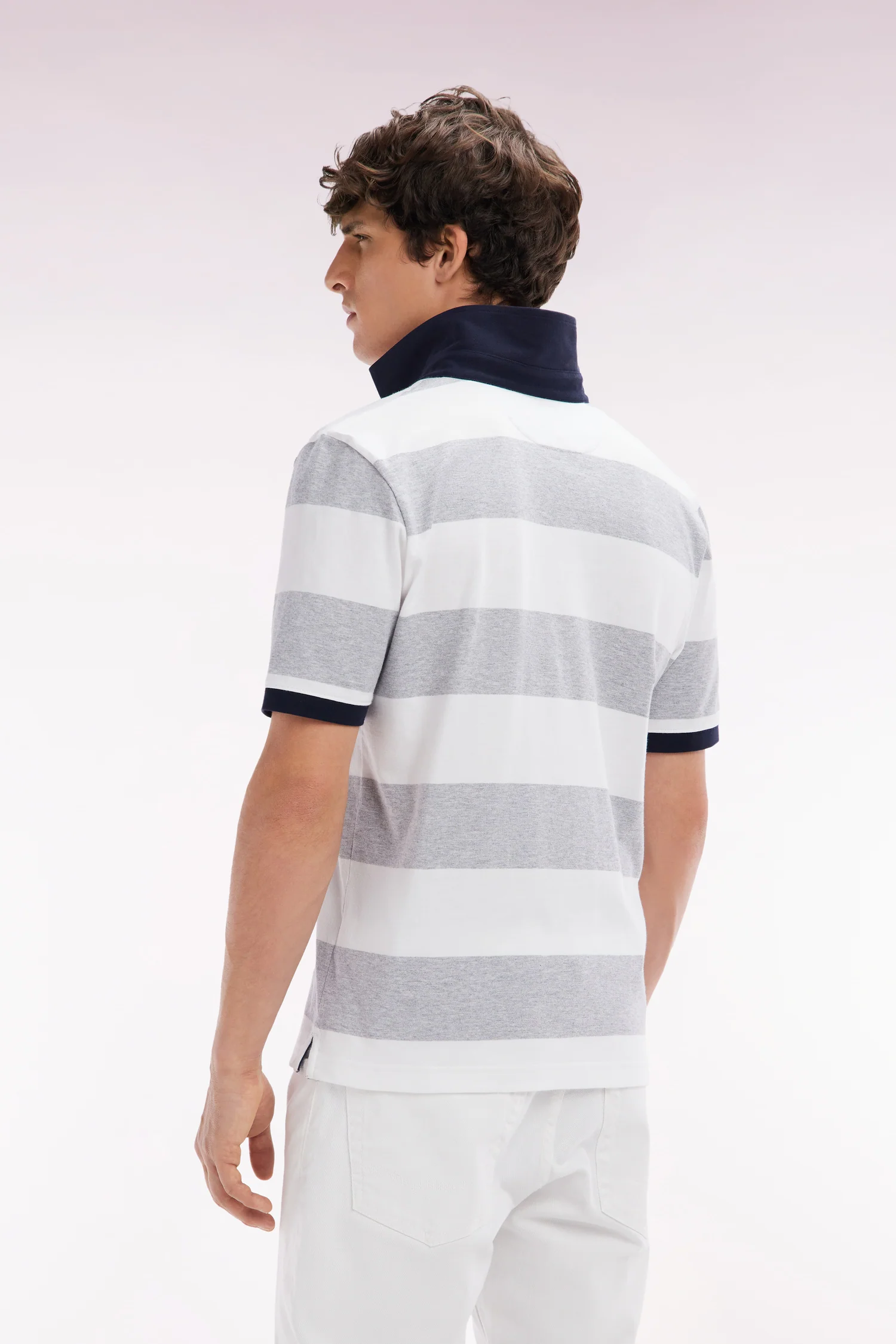 Maillot à manches courtes en coton Pima cerclé gris et blanc coupe droite - Image 4