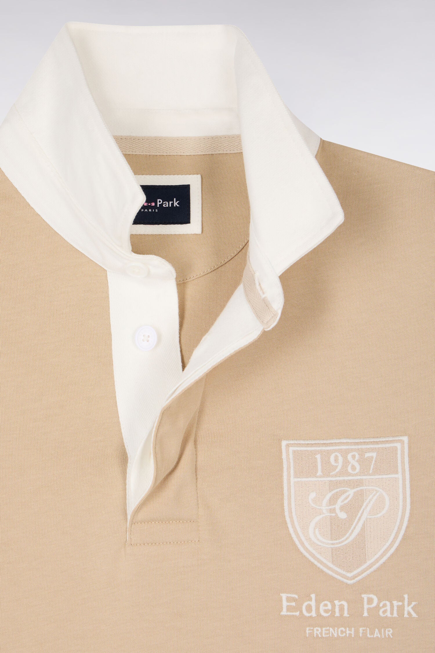 Maillot à manches courtes en jersey de coton beige écusson brodé coupe regular - Image 6