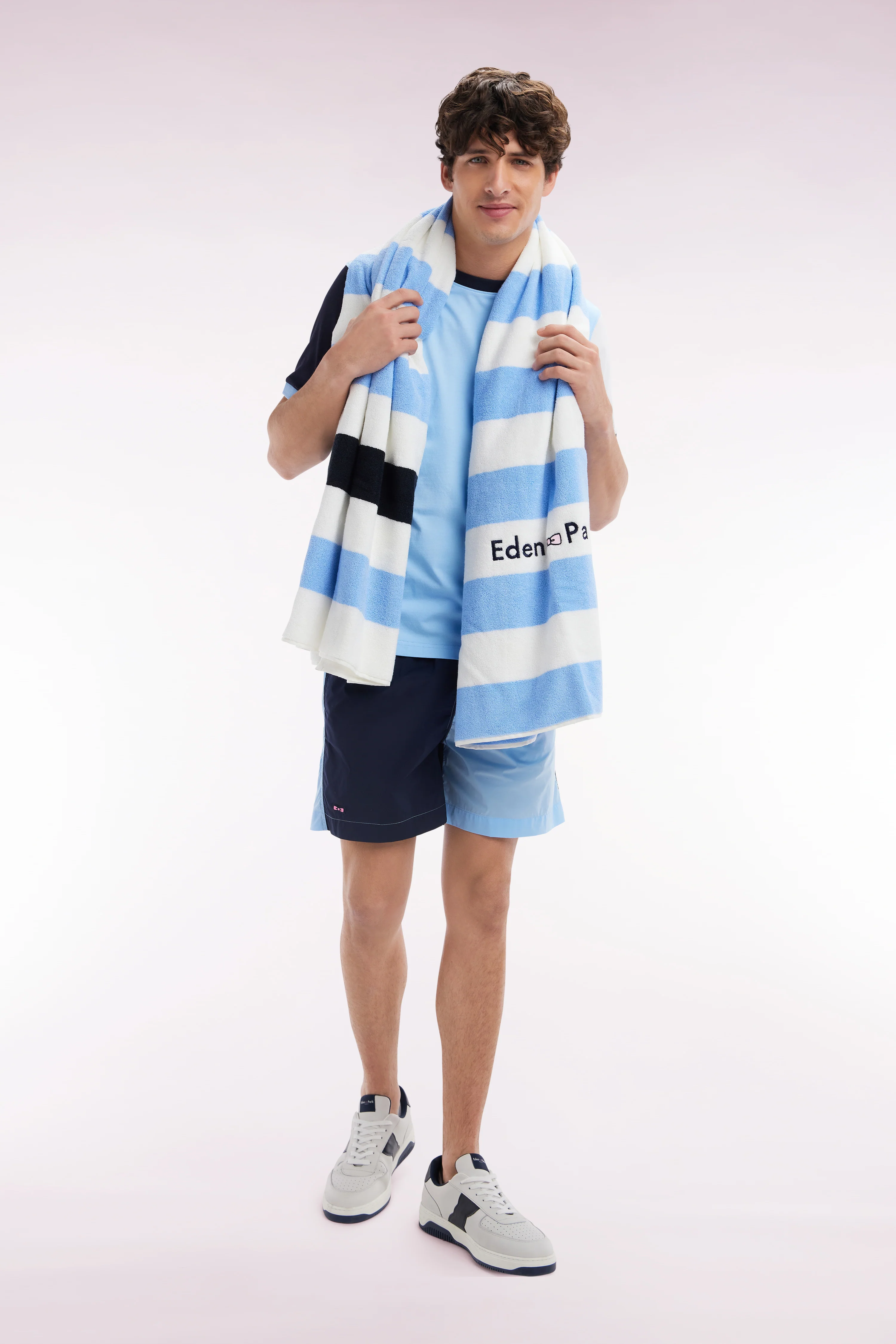 Maillot de bain bicolore ciel et marine - Image 3