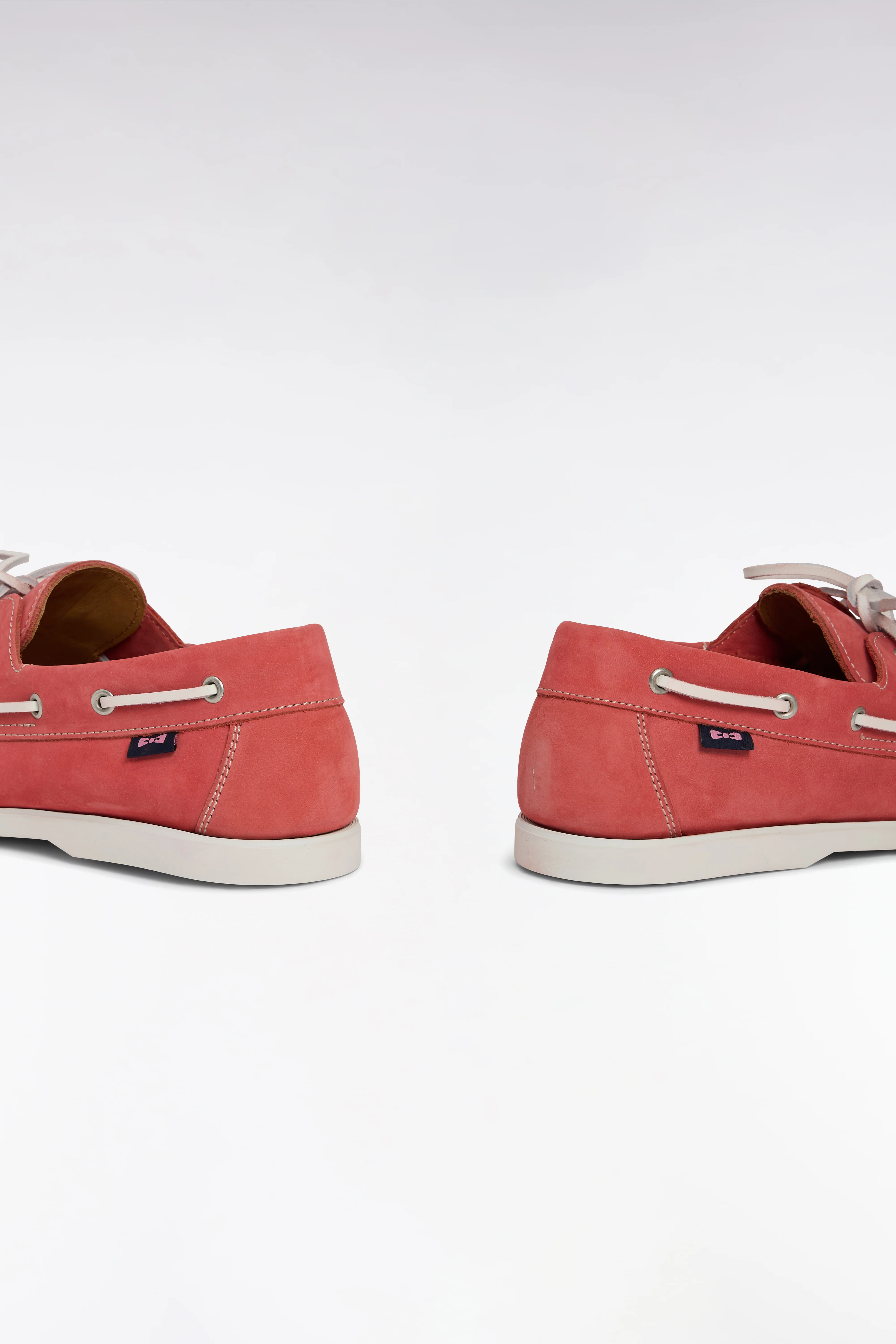 Mocassins bateau en cuir suédé rouge - Image 6