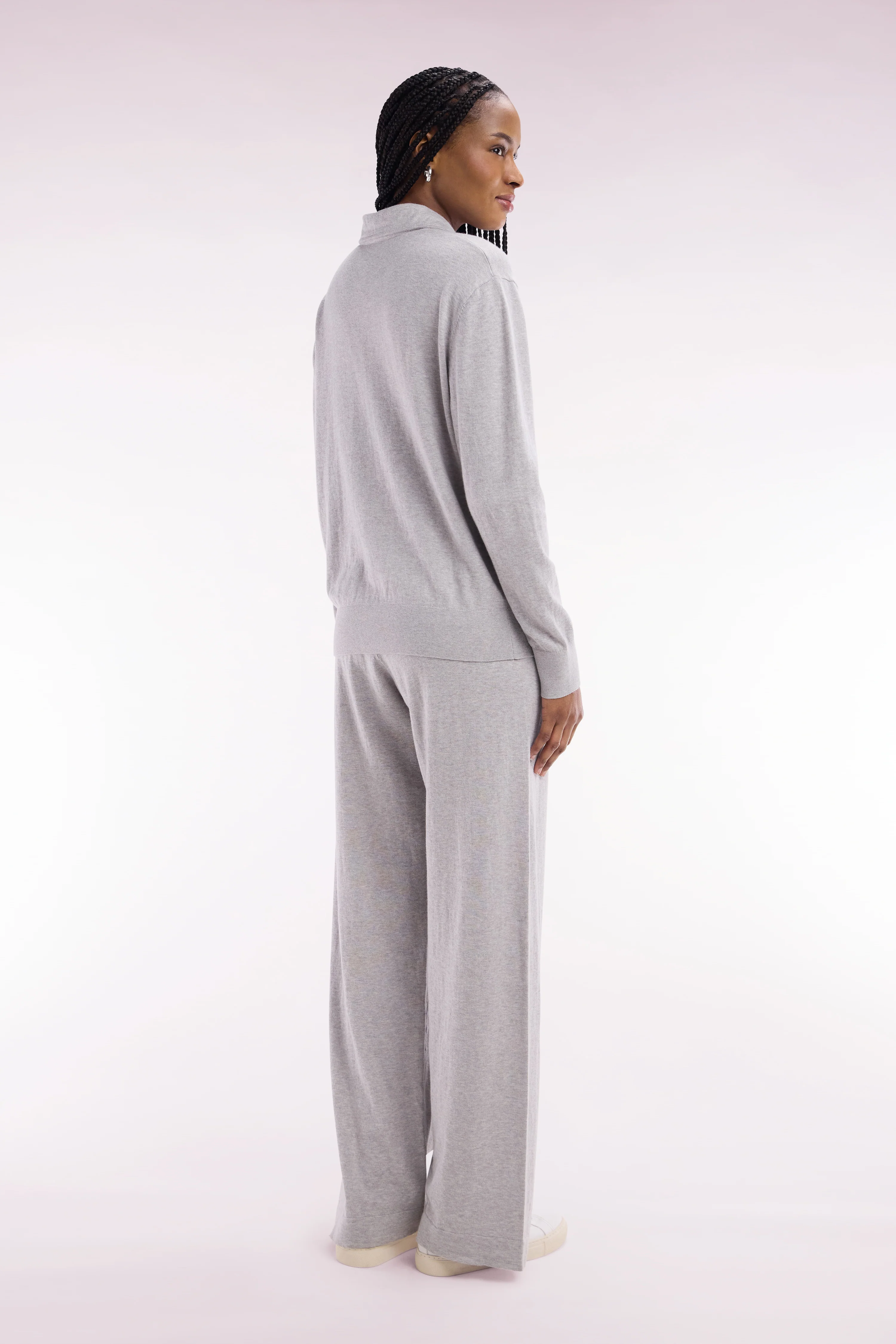 Pantalon à jambe large en coton biologique et cachemire gris coupe décontractée - Image 4