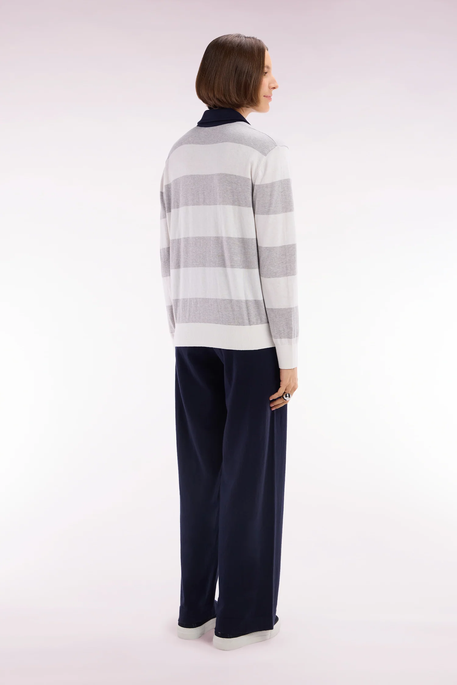 Pantalon à jambe large en coton biologique et cachemire marine coupe décontractée - Image 4