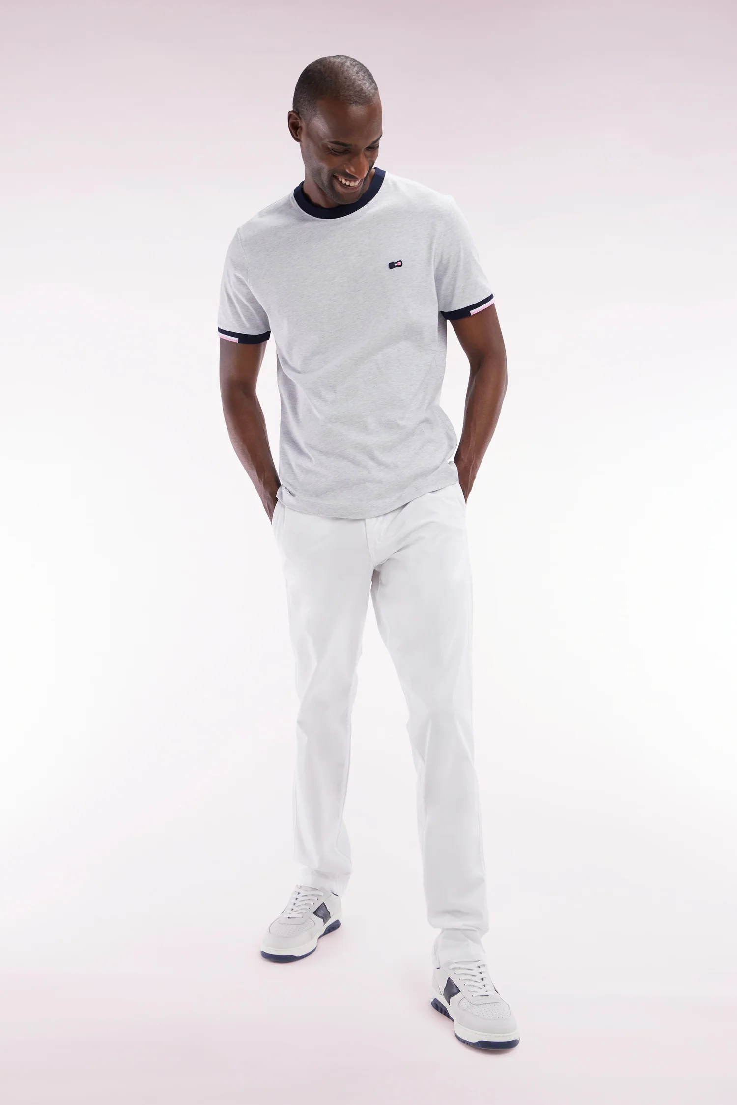 Pantalon chino sans plis en coton stretch blanc coupe droite - Image 3