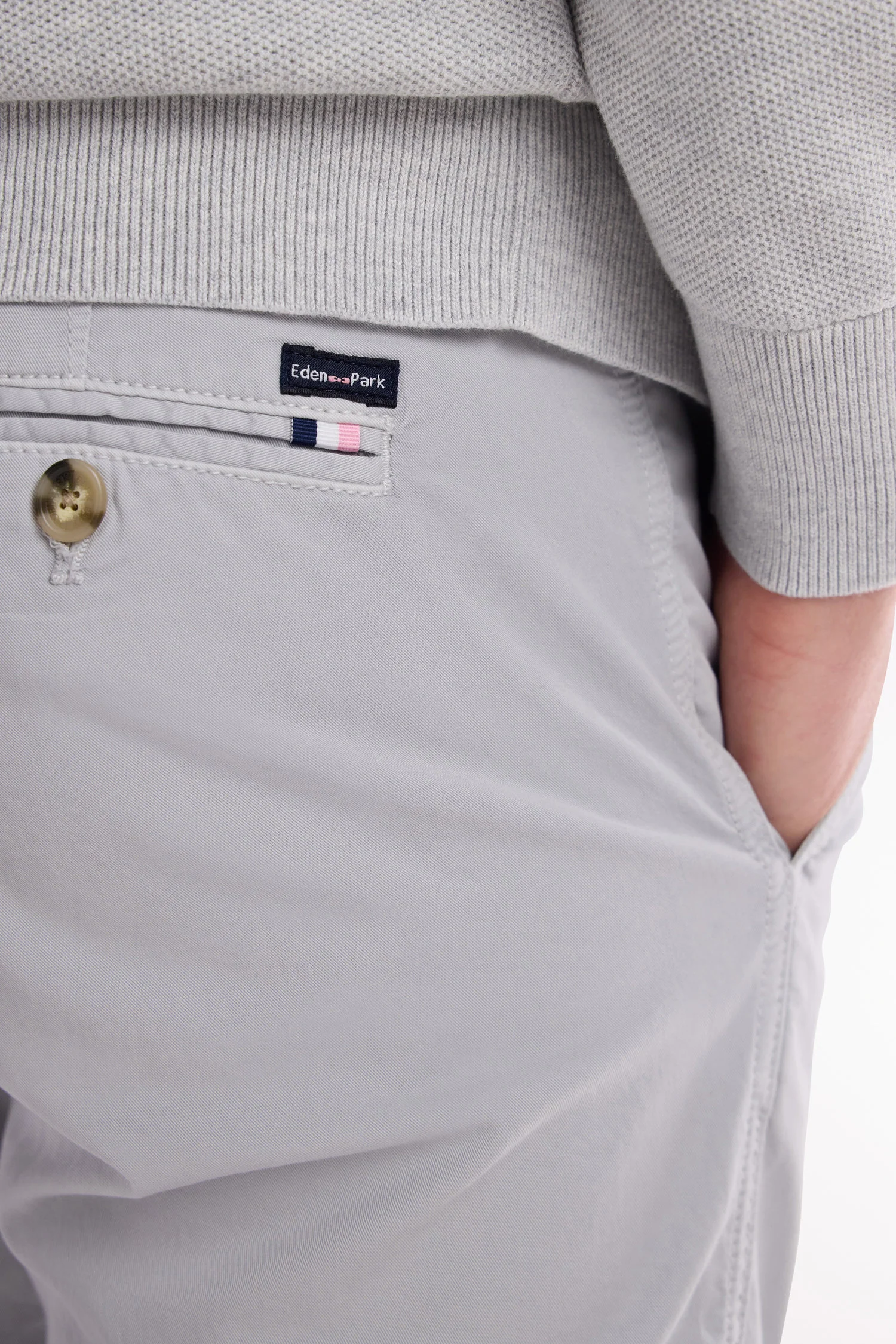 Pantalon chino sans plis en coton stretch gris coupe droite - Image 5