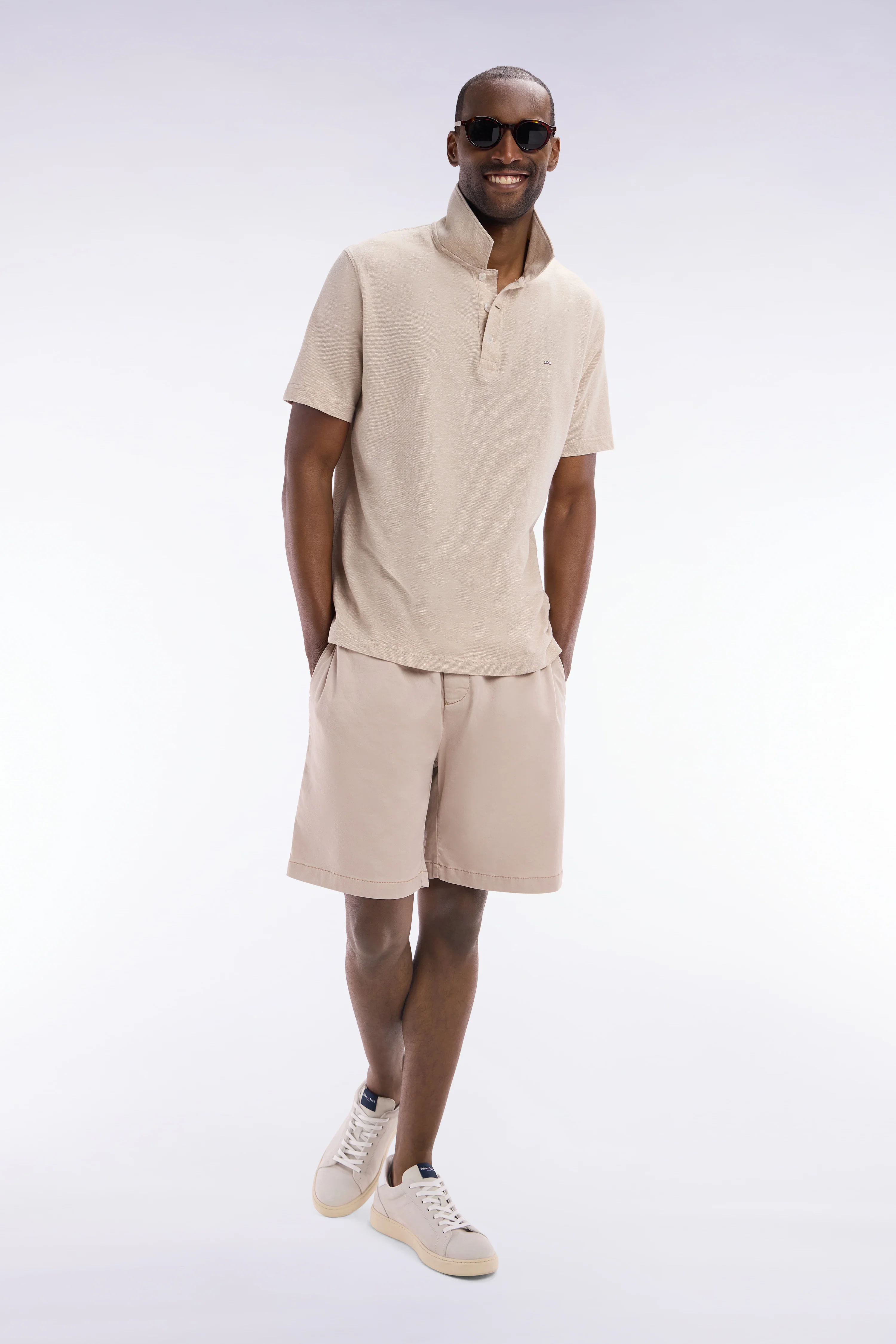 Polo à manches courtes en coton et lin beige coupe droite - Image 3