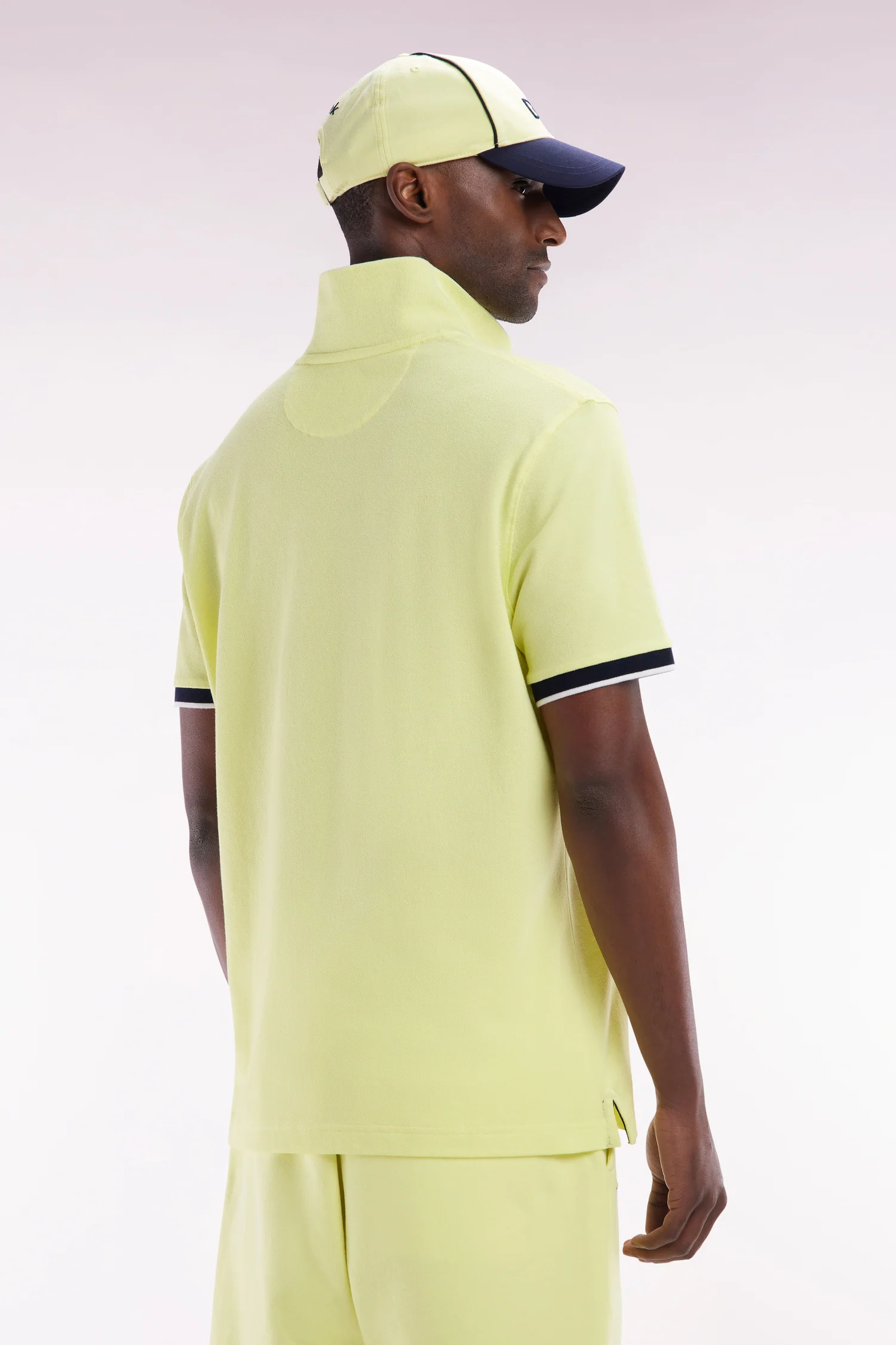 Polo à manches courtes en coton jaune broderie 10 coupe décontractée - Image 4