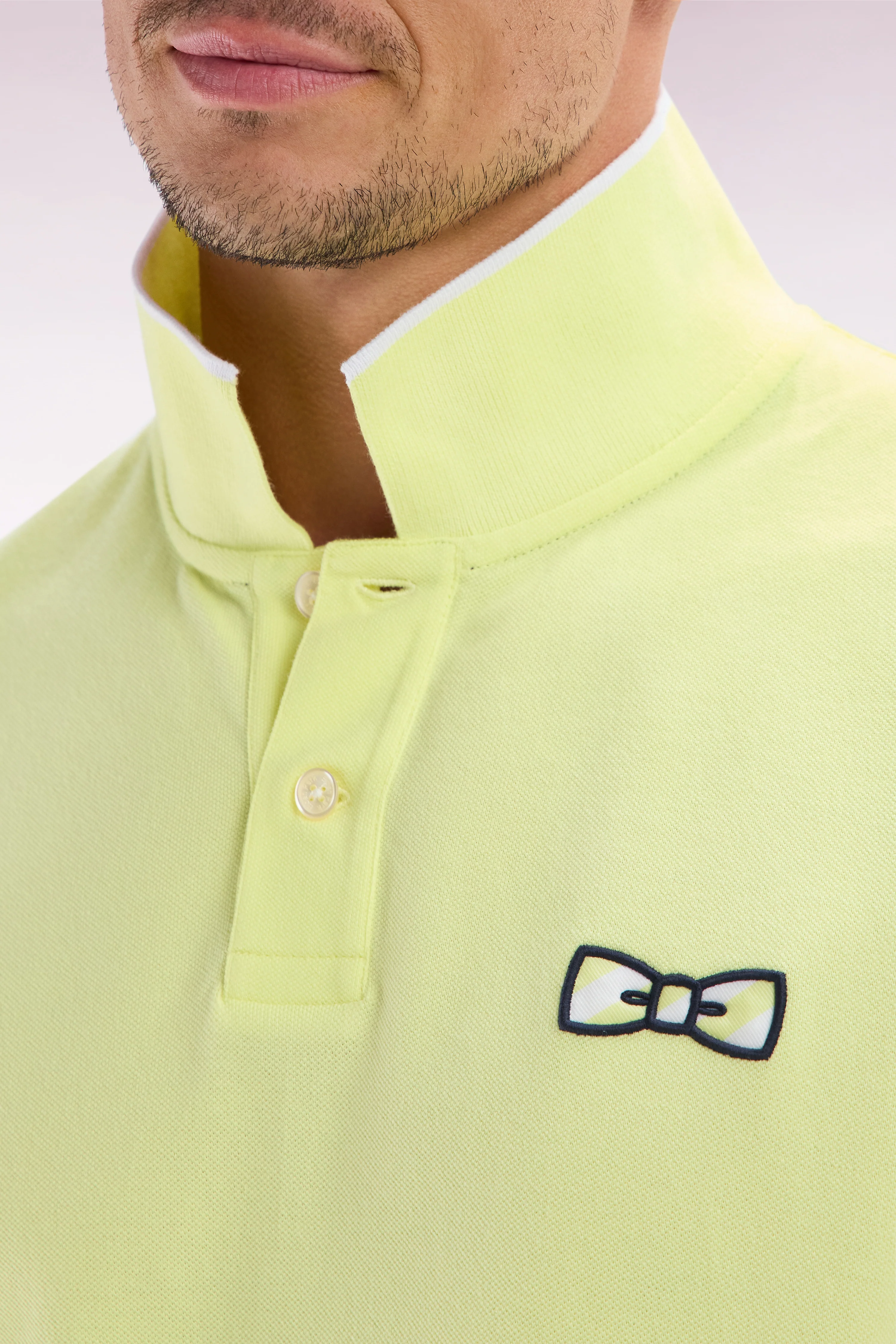 Polo à manches courtes en coton jaune broderie ton sur ton coupe décontractée - Image 5
