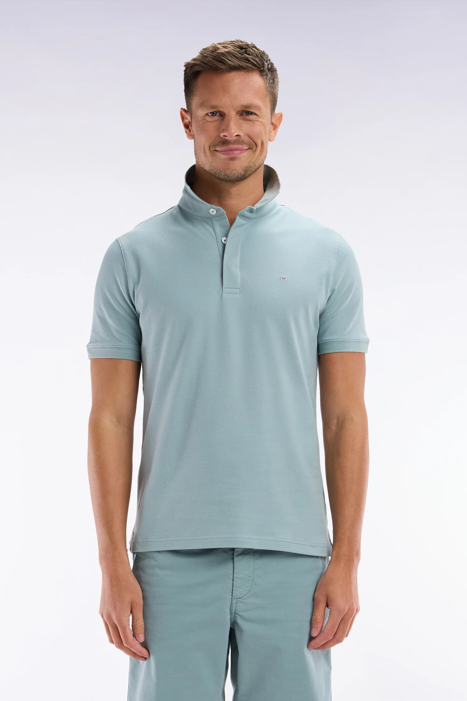 Polo à manches courtes en coton stretch gris moyen coupe ajustée
