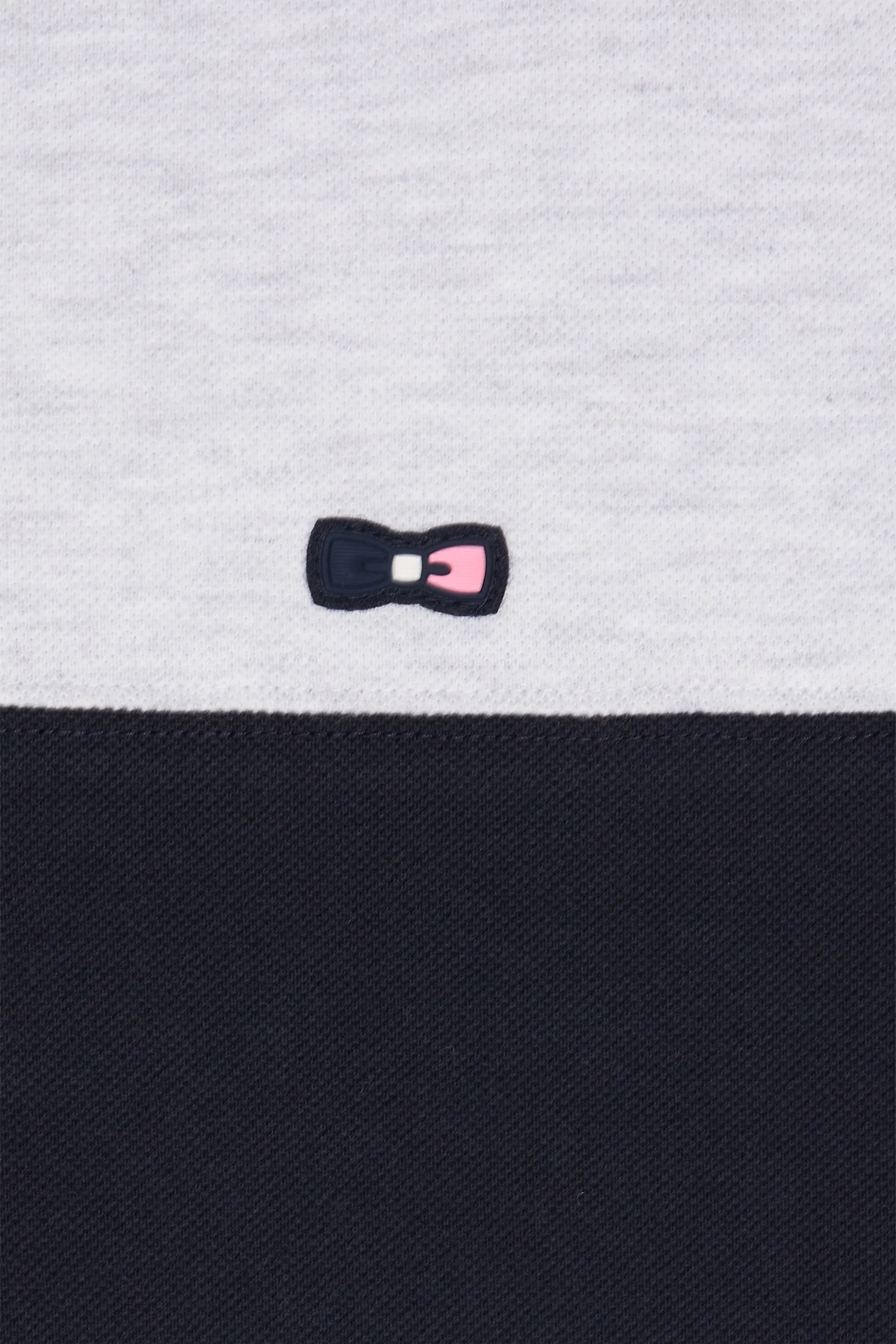 Polo à manches courtes en coton tricolore blanc marine et gris coupe droite - Image 6