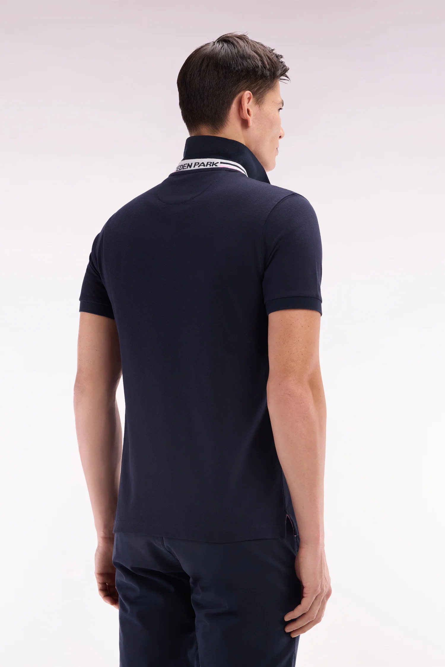 Polo à manches courtes en piqué coton marine broderie tricolore coupe droite - Image 4