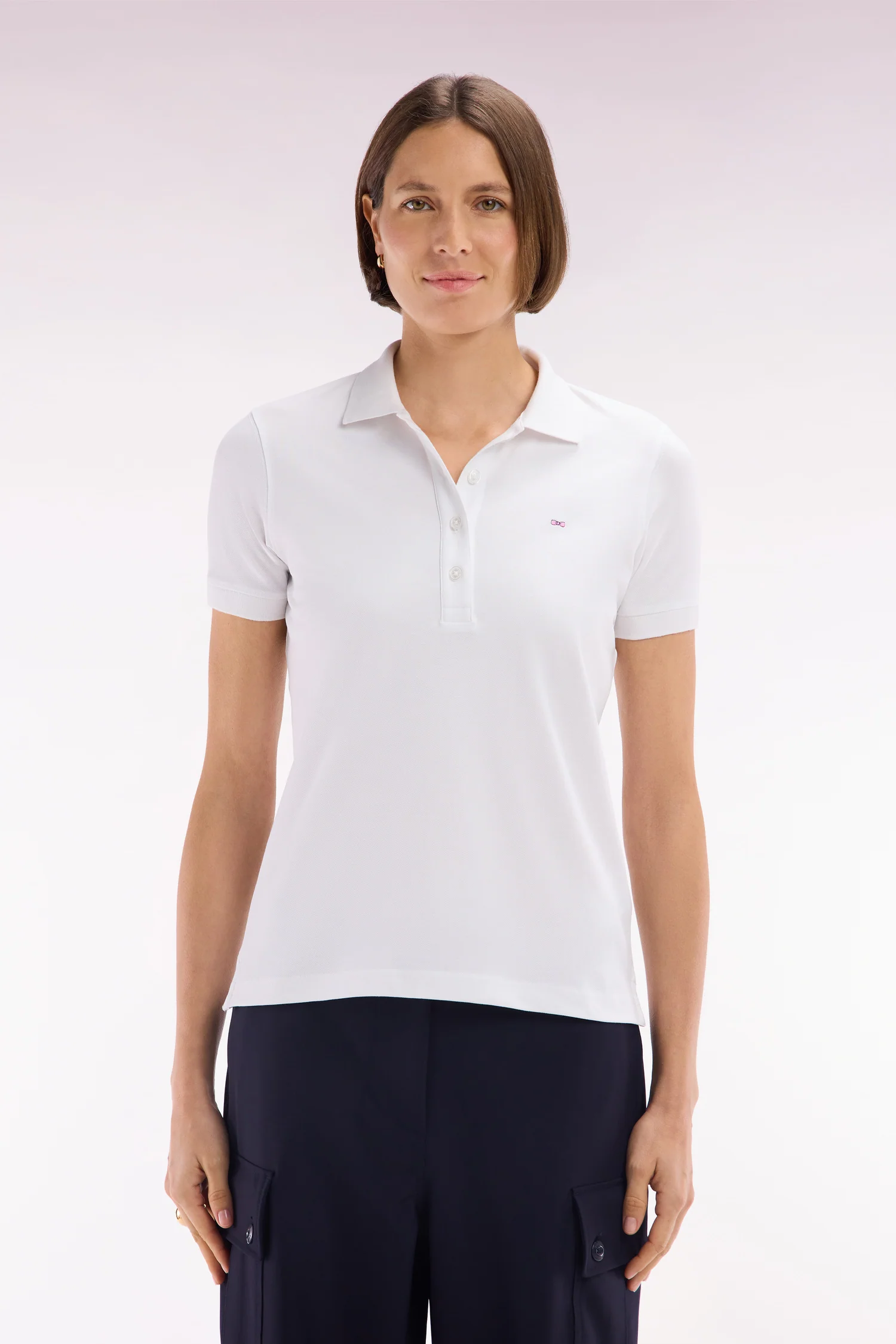 Polo à manches courtes en piqué de coton stretch blanc coupe ajustée - Image 3