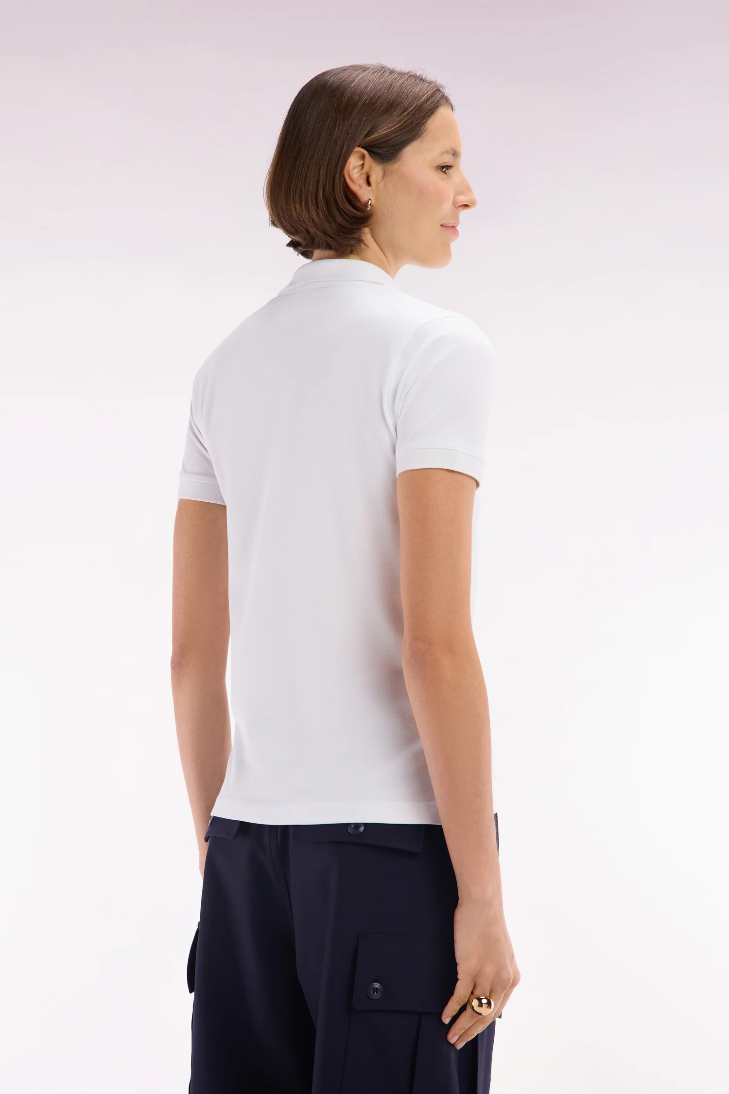 Polo à manches courtes en piqué de coton stretch blanc coupe ajustée - Image 4