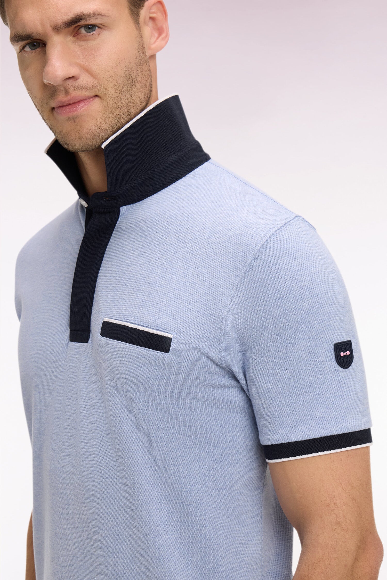 Polo manches courtes en piqué coton stretch ciel coupe slim - Image 4