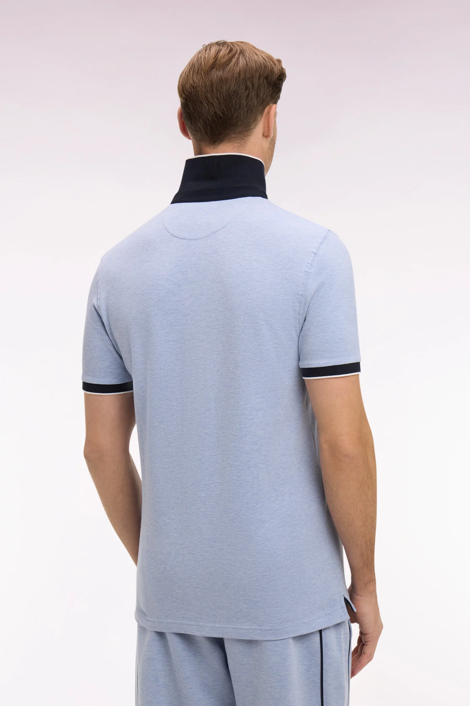 Polo manches courtes en piqué coton stretch ciel coupe slim - Image 5