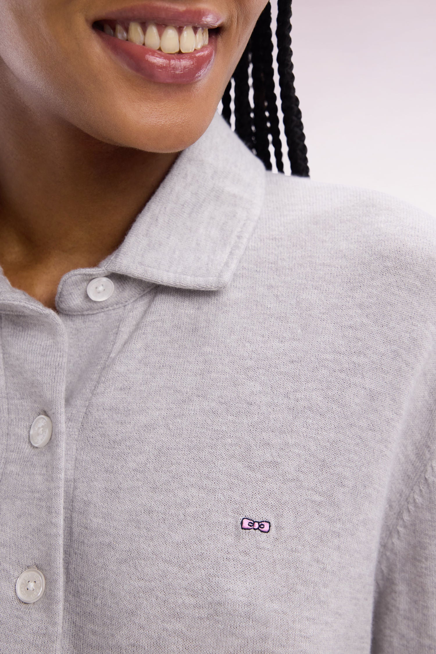 Pull à col maillot en coton biologique et cachemire gris coupe décontractée - Image 5