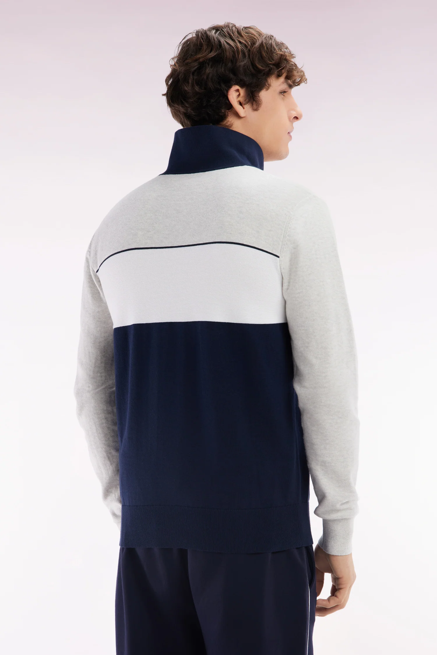 Pull à col maillot en coton gris coupe droite - Image 4