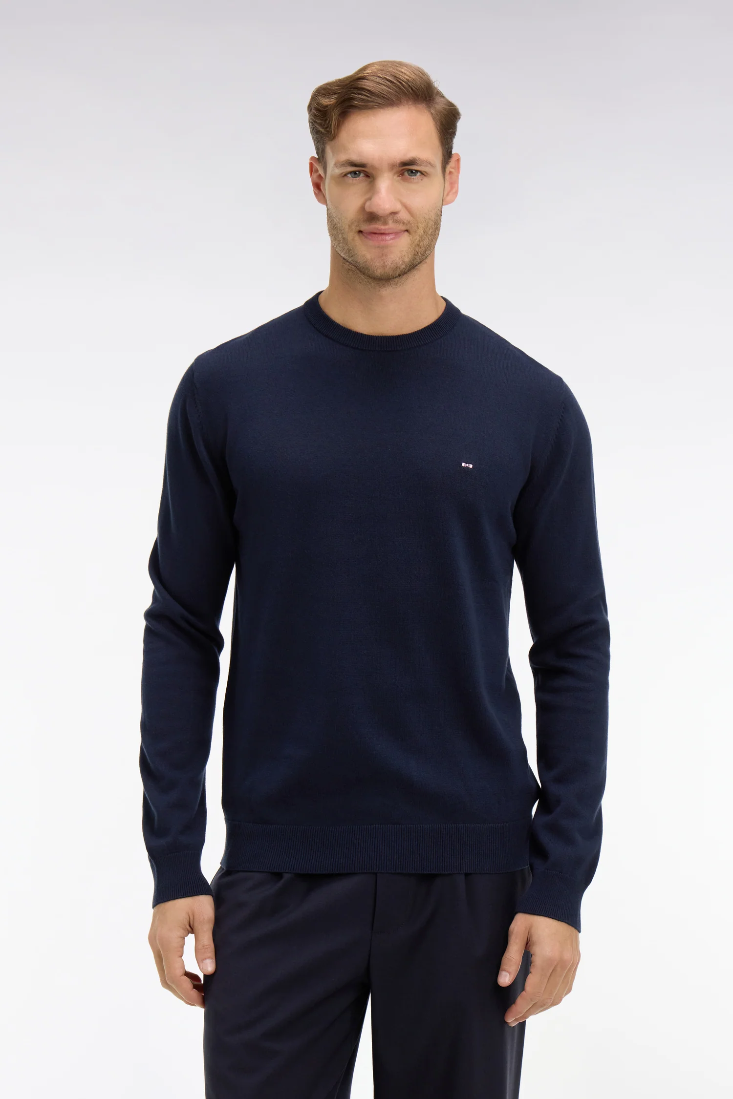 Pull bleu marine à col rond en coton - Image 3