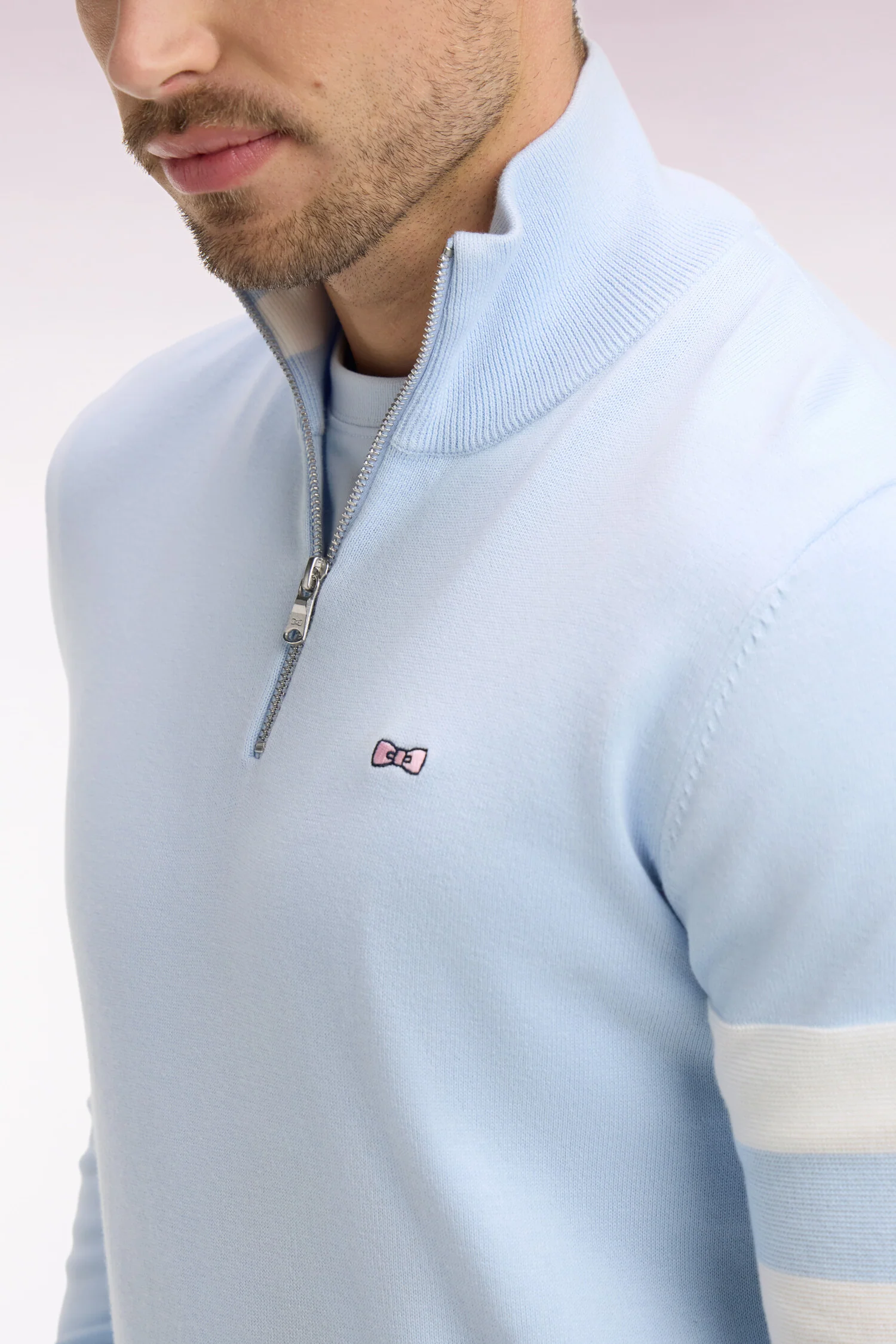 Pull col maillot en coton bleu ciel à double rayures manches - Image 4