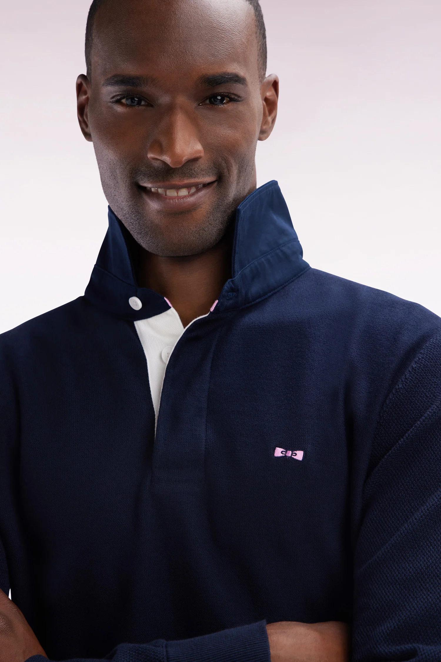 Pull col maillot en coton marine broderie dos nœud papillon cerclée coupe droite - Image 4