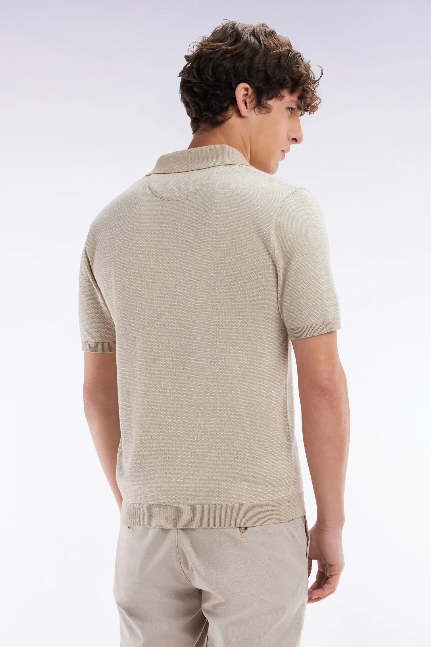 Pull col polo en coton beige coupe droite - Image 4