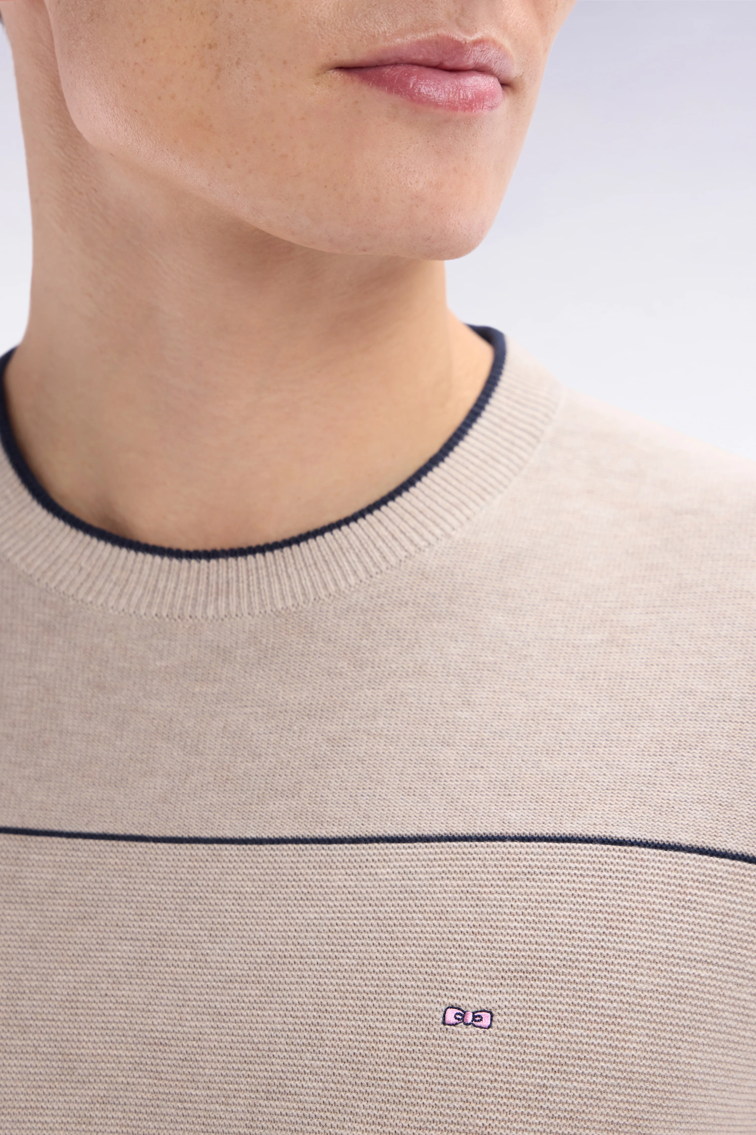 Pull col rond cerclé en coton beige - Image 5