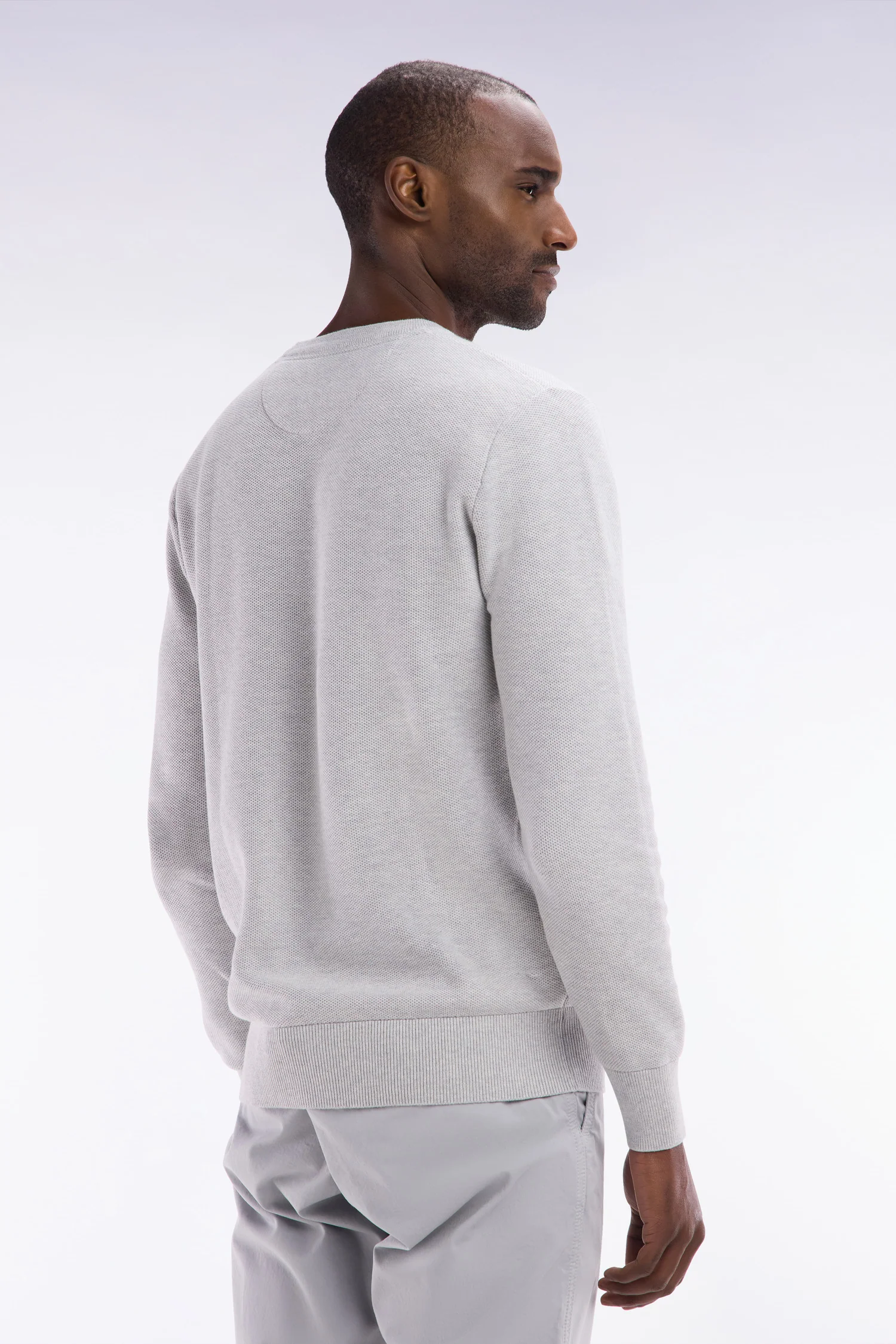 Pull col rond en coton nid d'abeille gris coupe droite - Image 5